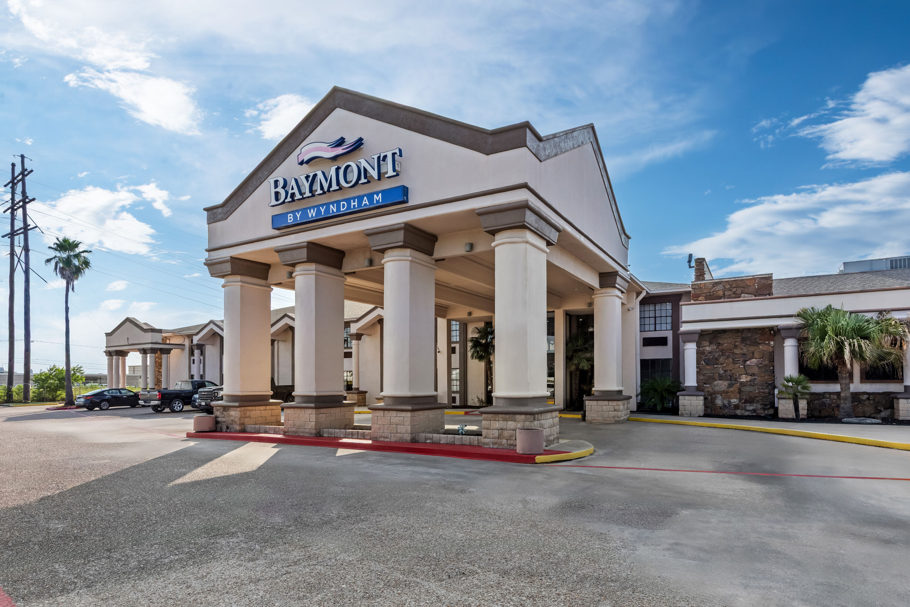 Exterior Day Image of Baymont by Wyndham Port Arthur/Groves Area hotel in Port Arthur, Texas