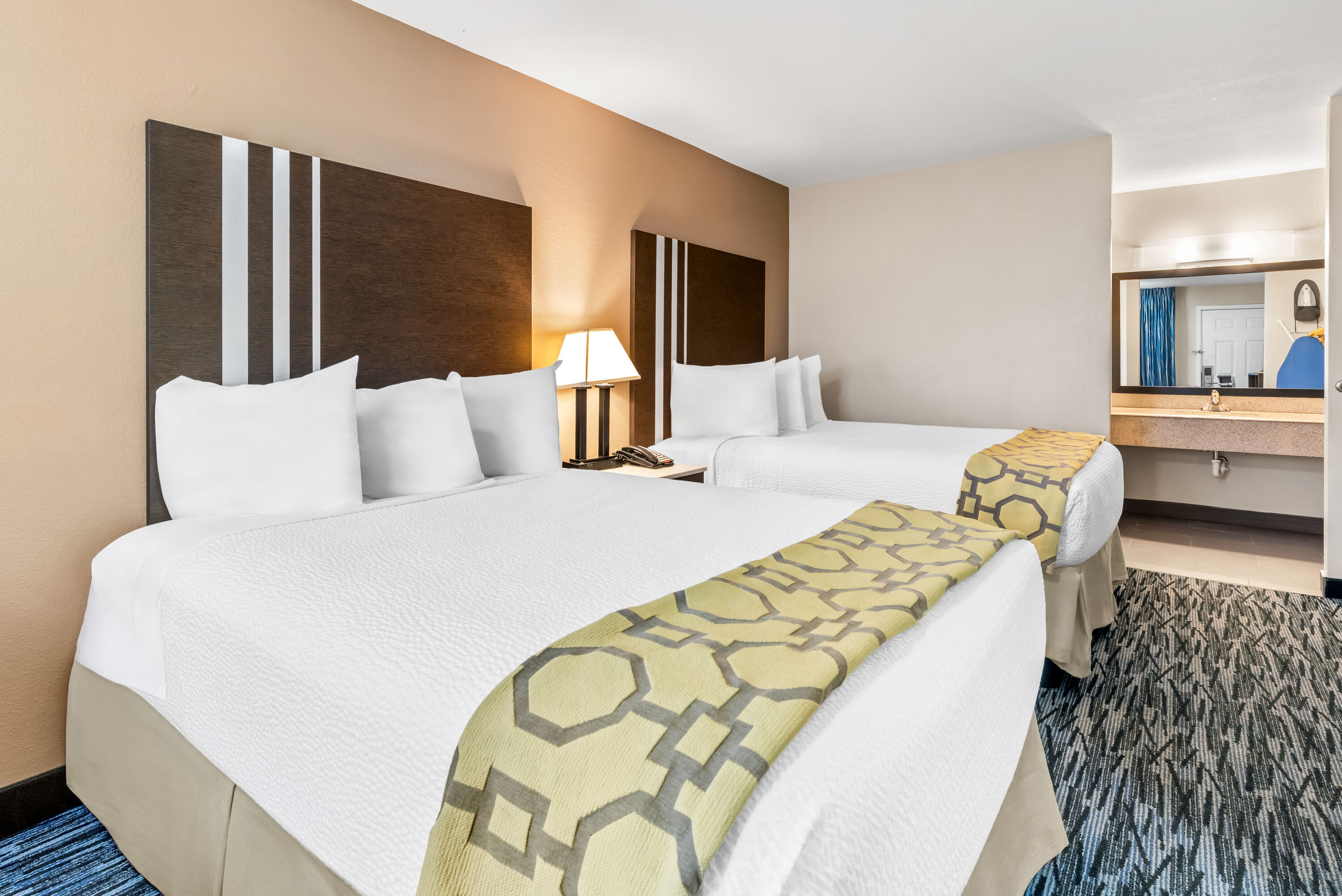 Double bed guest room at the Baymont by Wyndham Port Arthur/Groves Area in Port Arthur, Texas