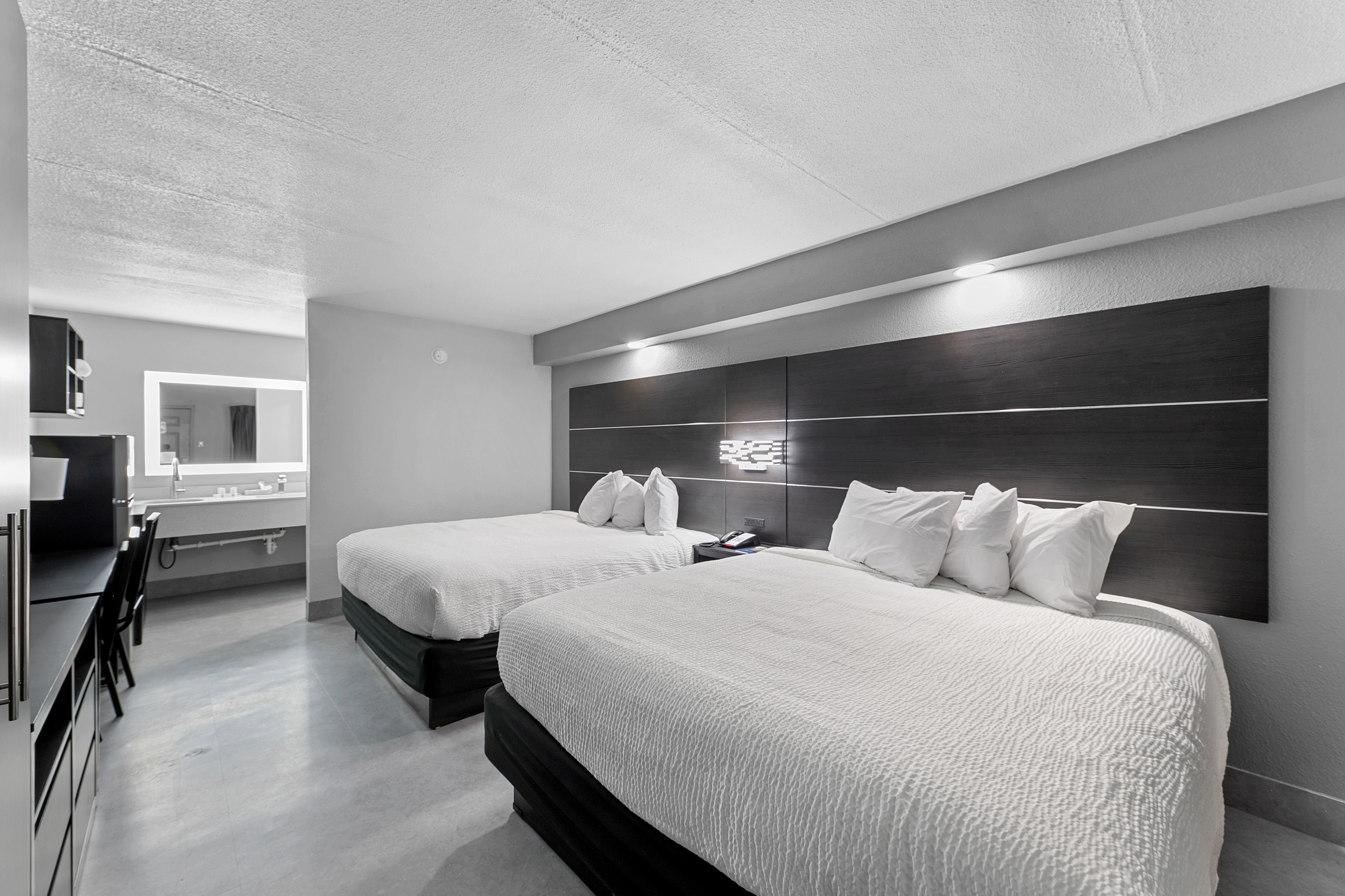 Guest room at the Baymont by Wyndham San Antonio Downtown in San Antonio, Texas