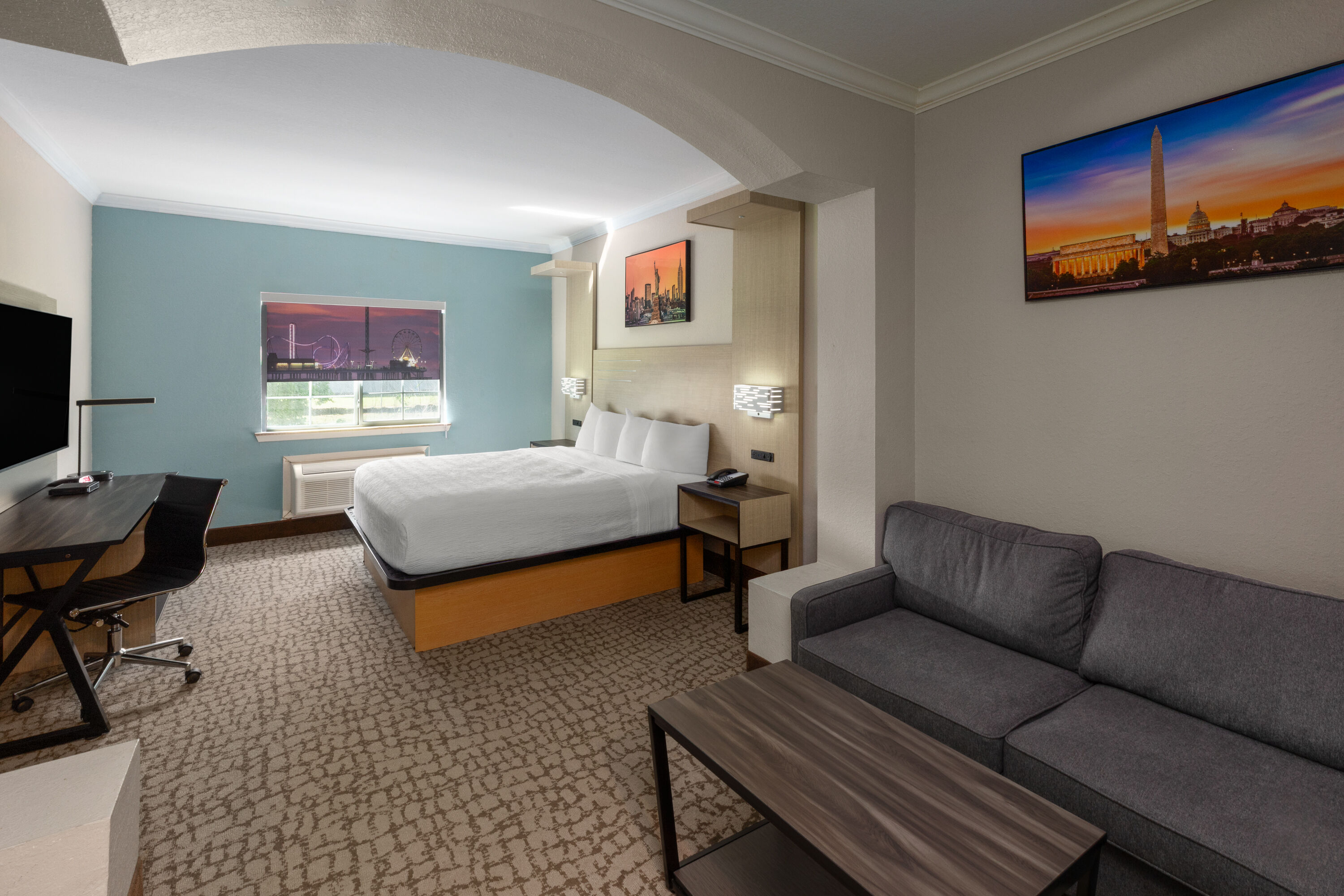 Baymont by Wyndham Texas City suite in Texas City, Texas