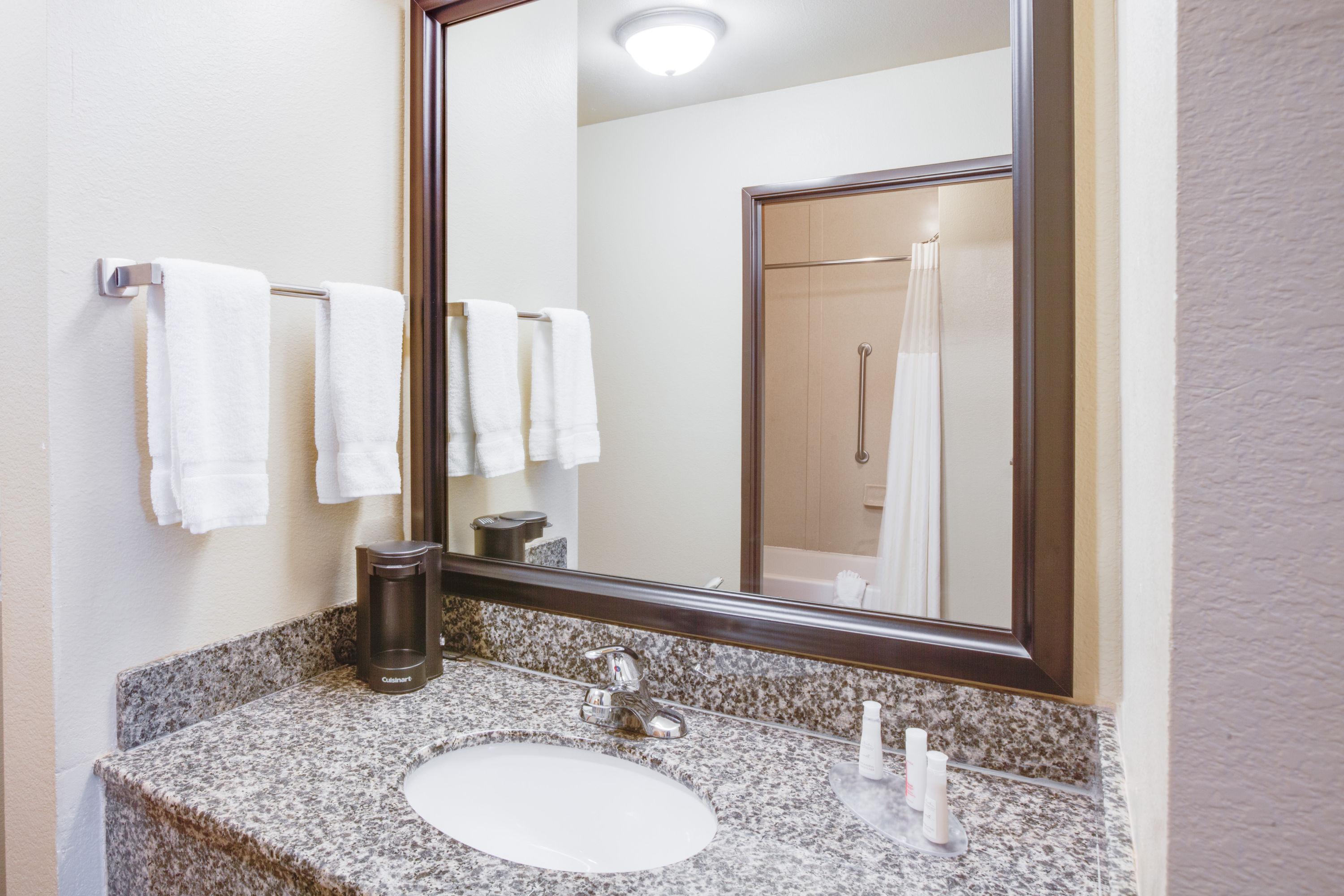 Guest room bath at the Baymont by Wyndham Wheeler in Wheeler, Texas