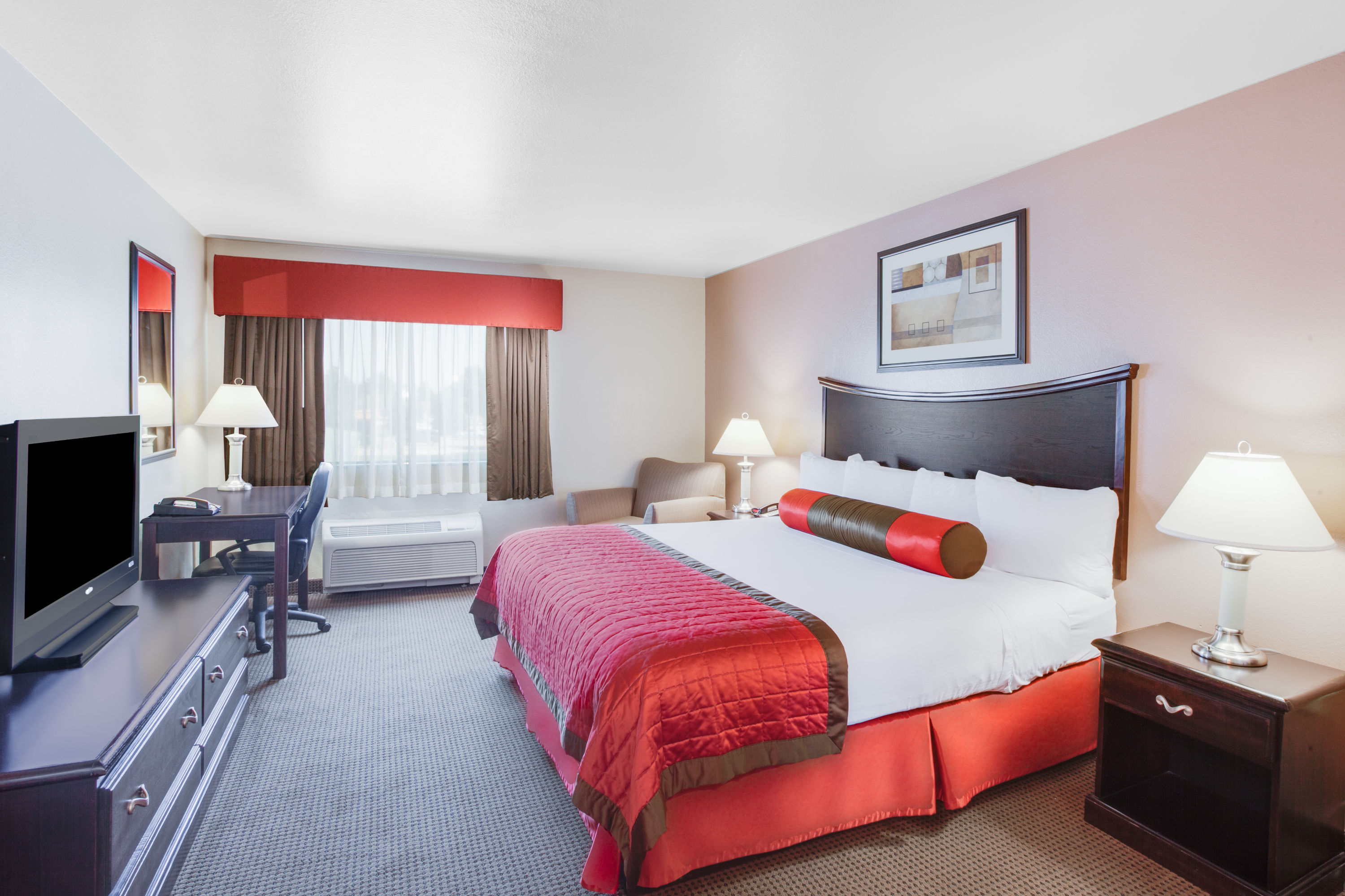 Guest room at the Baymont by Wyndham Wheeler in Wheeler, Texas