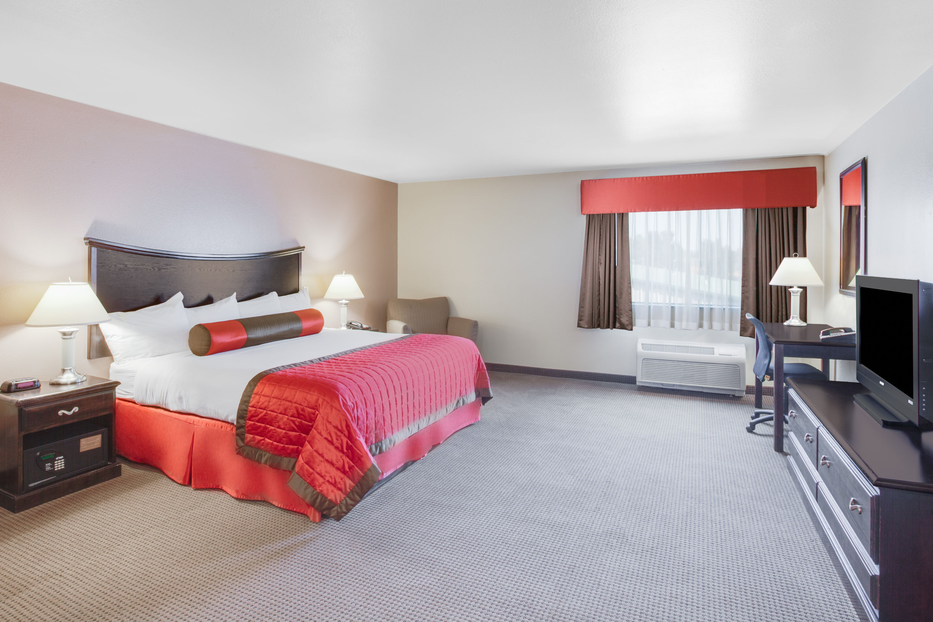 Guest room at the Baymont by Wyndham Wheeler in Wheeler, Texas