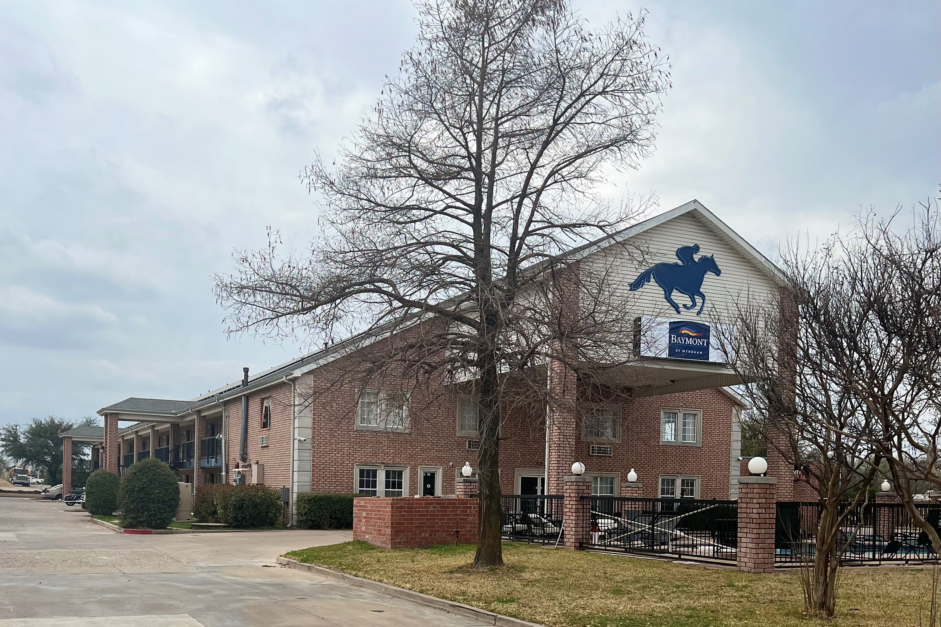 Baymont by Wyndham Willow Park | Willow Park, TX Hotels
