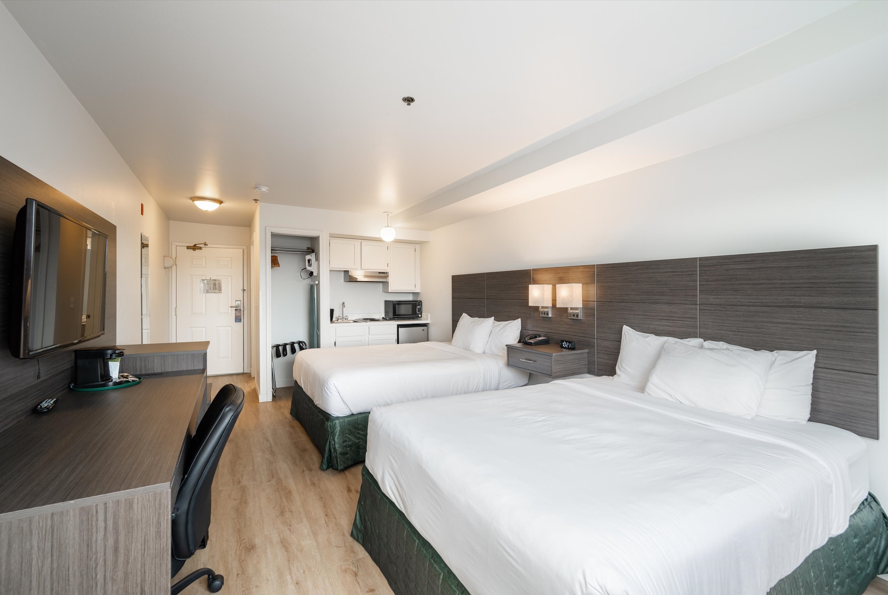 Guest room at the Baymont by Wyndham Bellingham in Bellingham, Washington