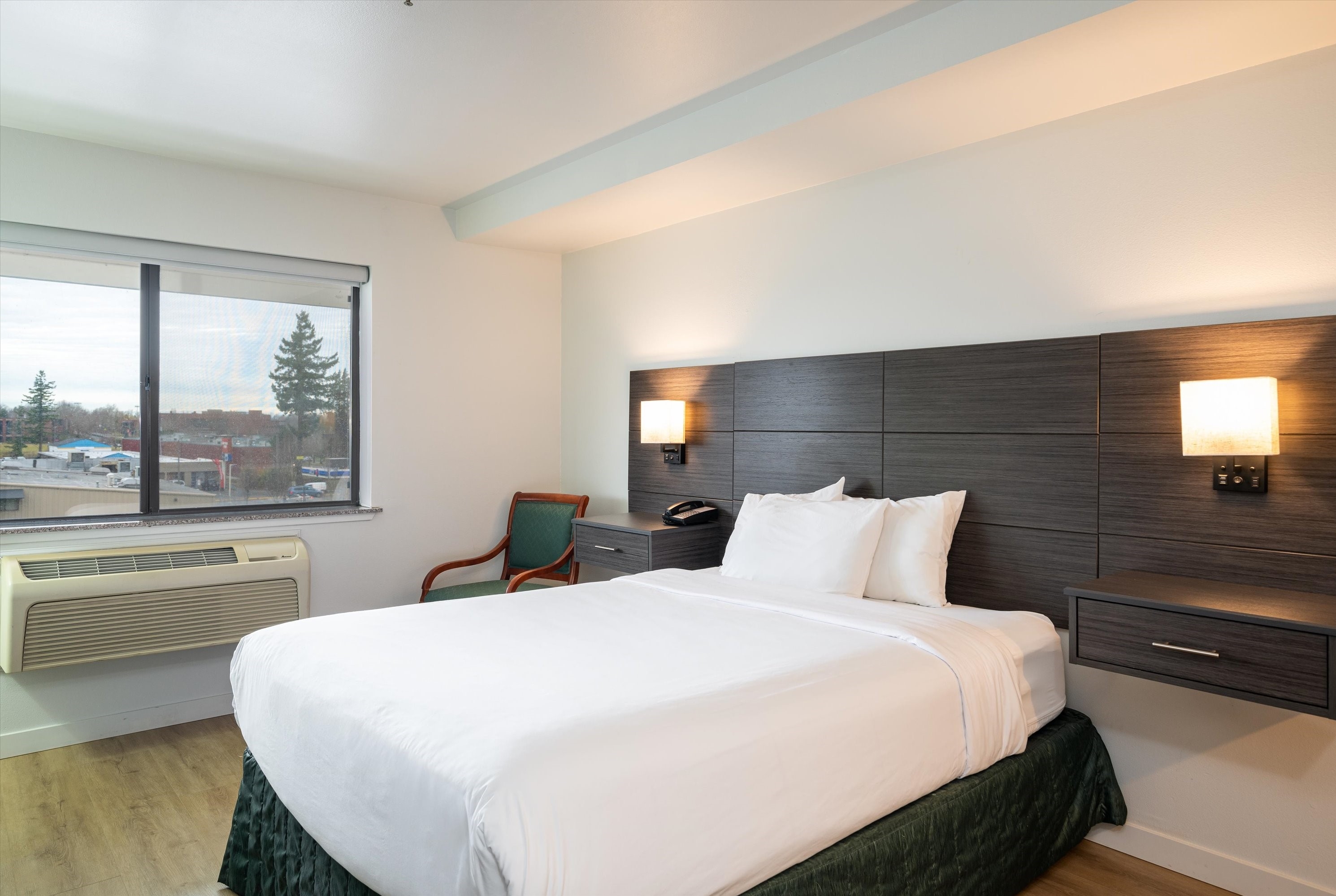 Guest room at the Baymont by Wyndham Bellingham in Bellingham, Washington