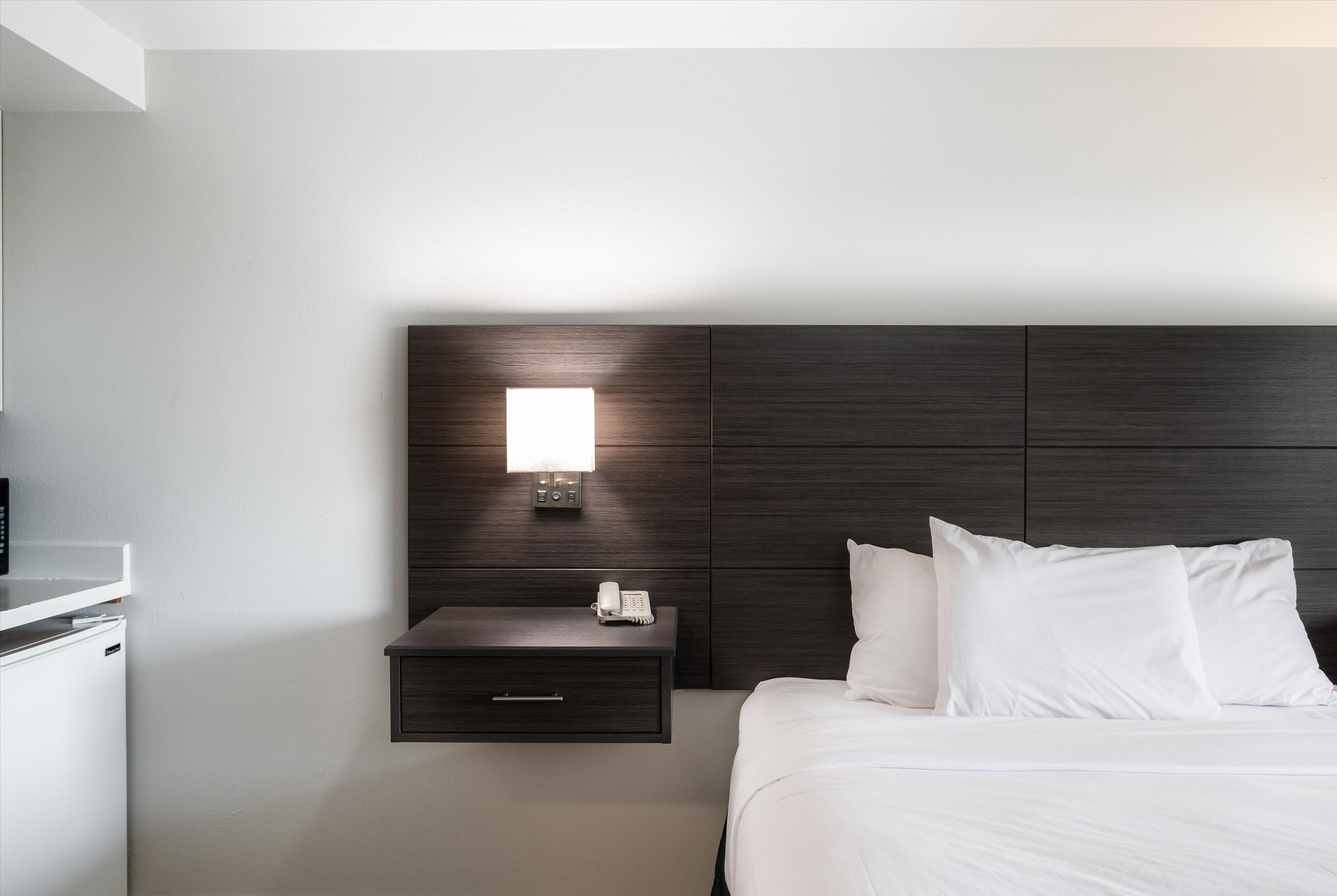 Guest room at the Baymont by Wyndham Bellingham in Bellingham, Washington