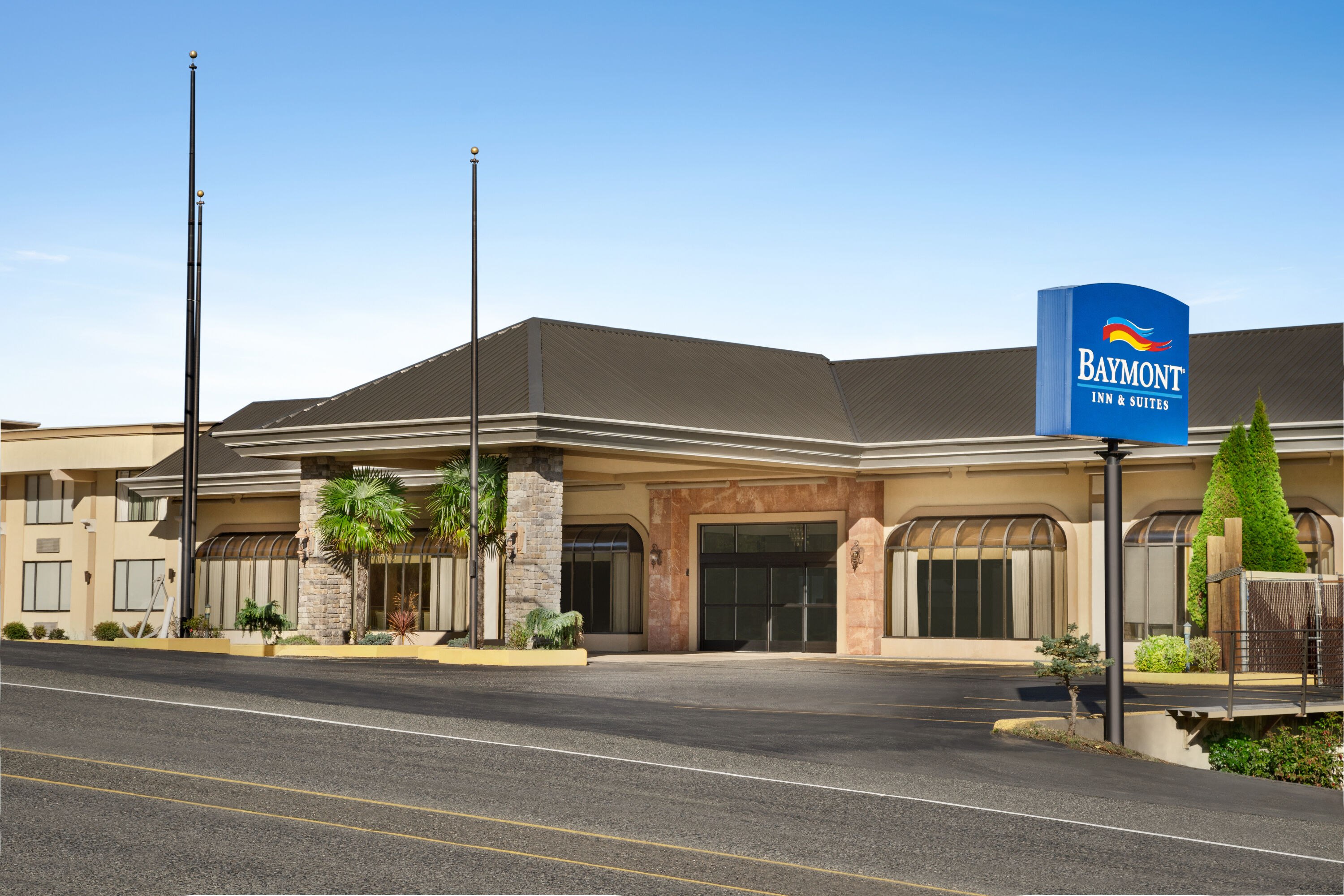 Exterior of Baymont by Wyndham Bremerton WA hotel in Bremerton, Washington