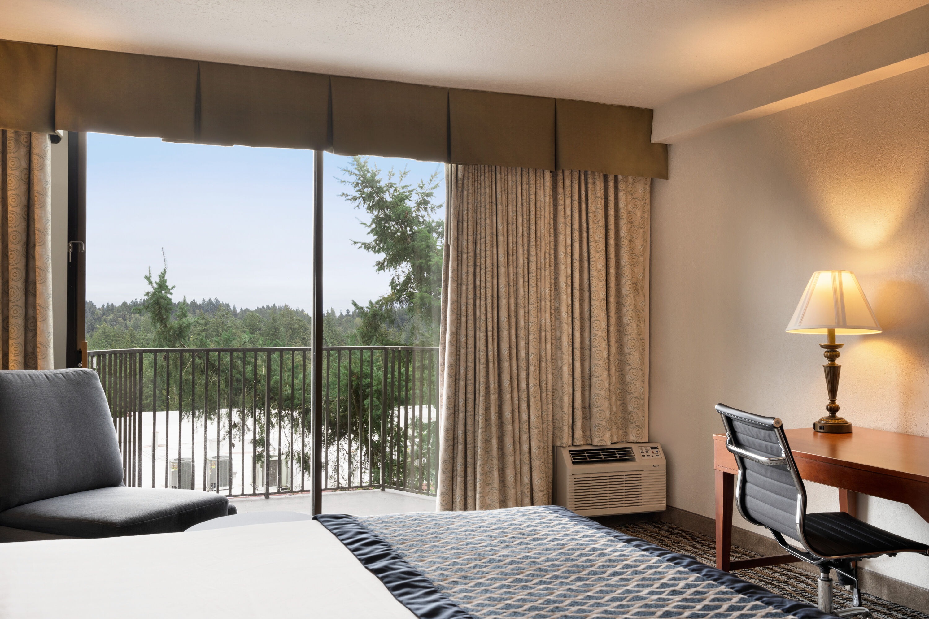 Guest room at the Baymont by Wyndham Bremerton WA in Bremerton, Washington