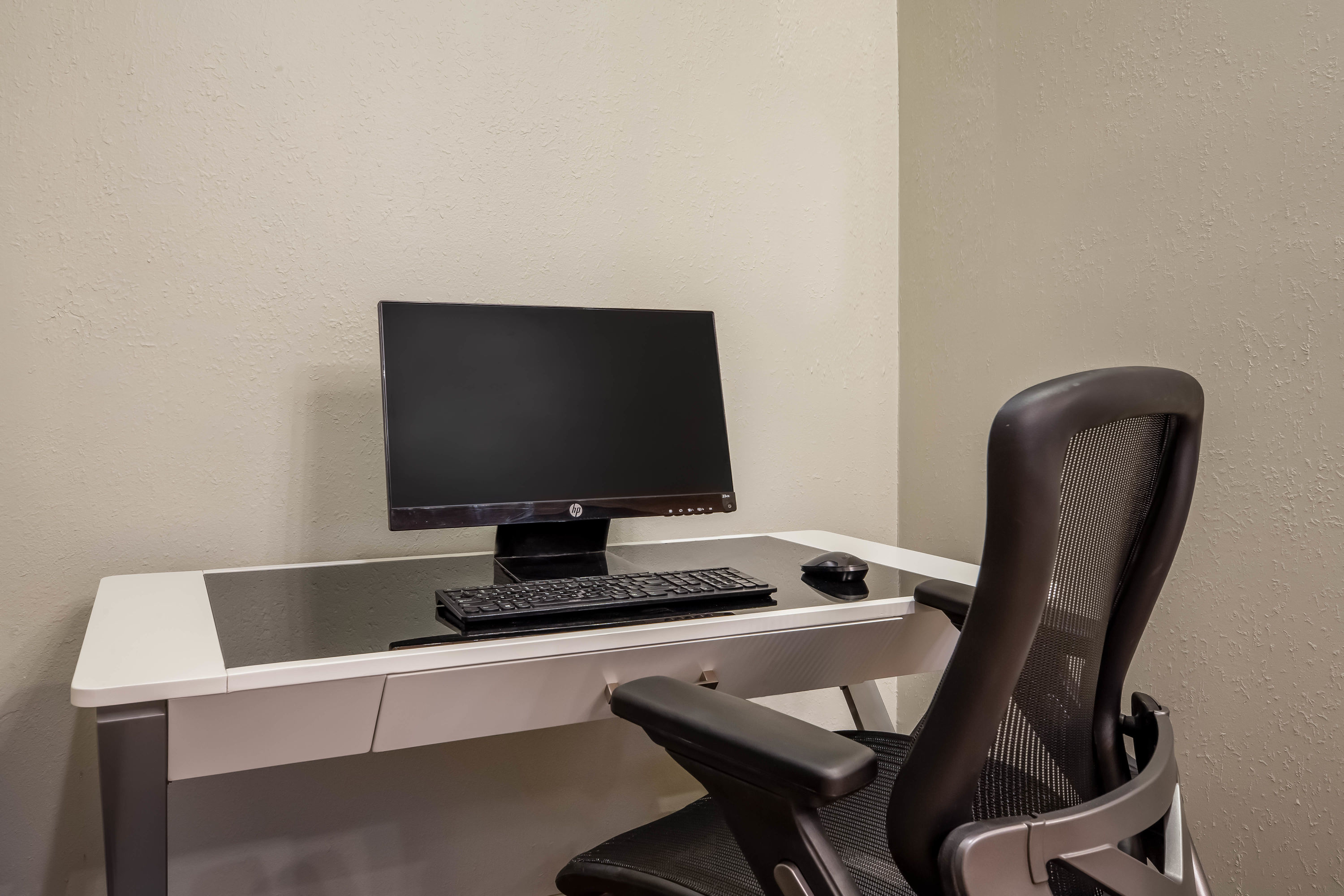 Baymont by Wyndham Tri-Cities/Kennewick WA business center in Kennewick, Washington