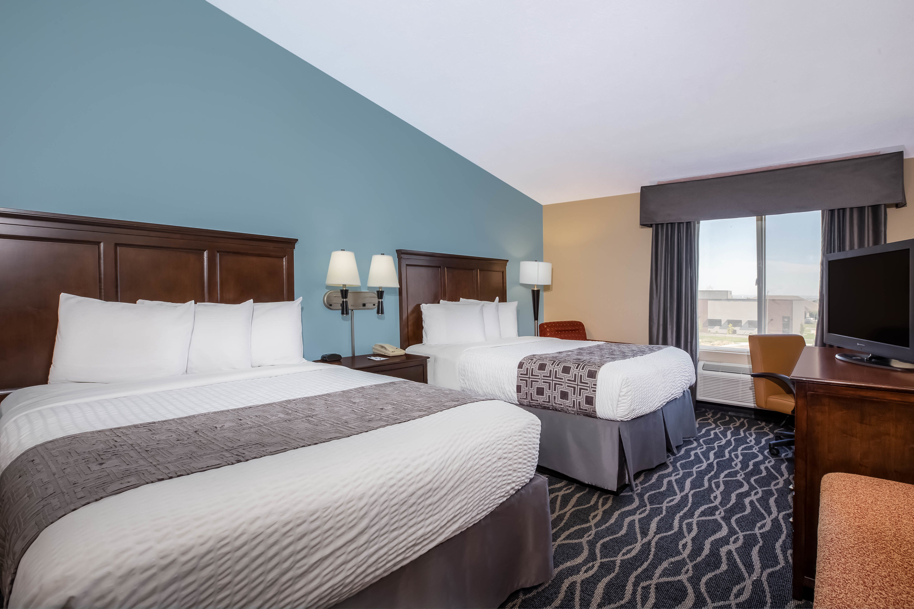 Guest room at the Baymont by Wyndham Tri-Cities/Kennewick WA in Kennewick, Washington