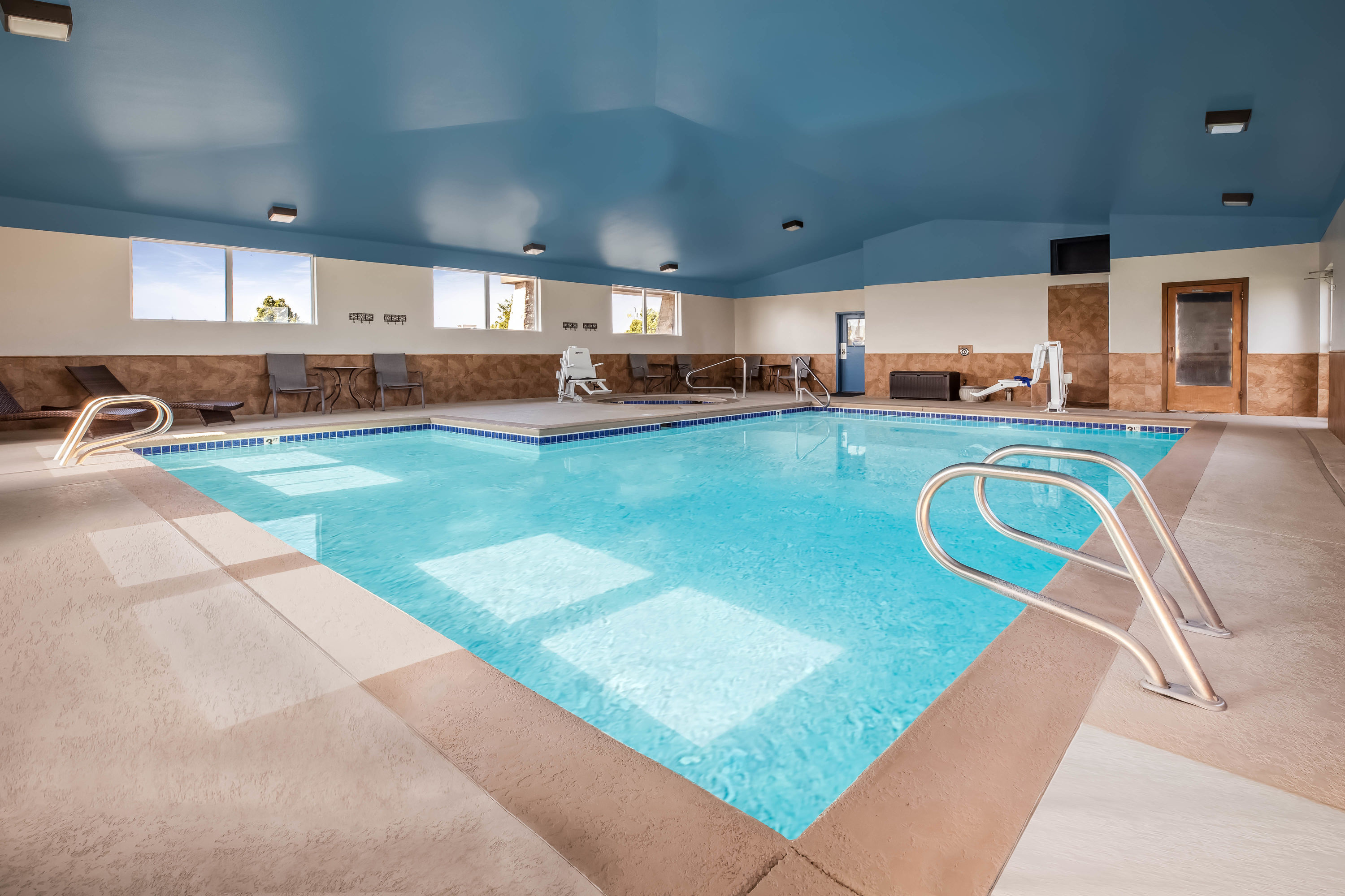 Pool at the Baymont by Wyndham Tri-Cities/Kennewick WA in Kennewick, Washington