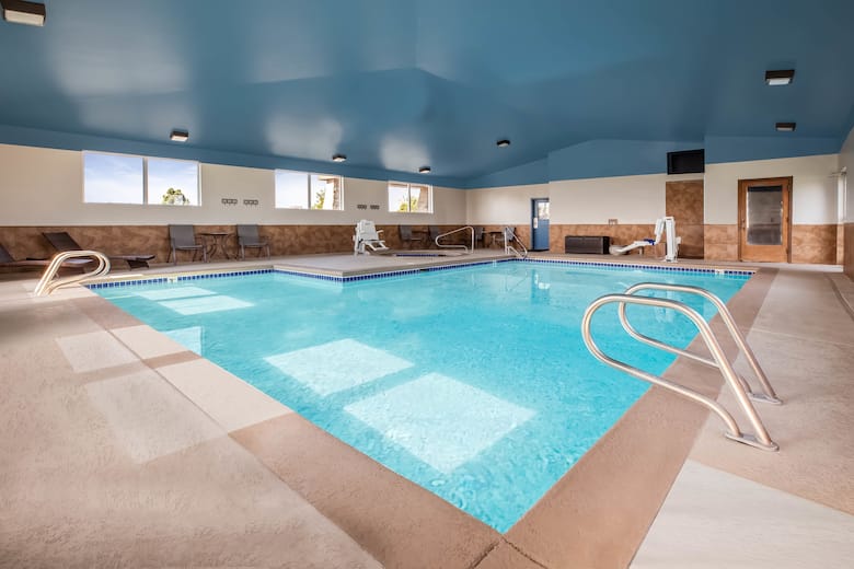 Pool at the Baymont Inn & Suites Tri-Cities/Kennewick WA in Kennewick, Washington