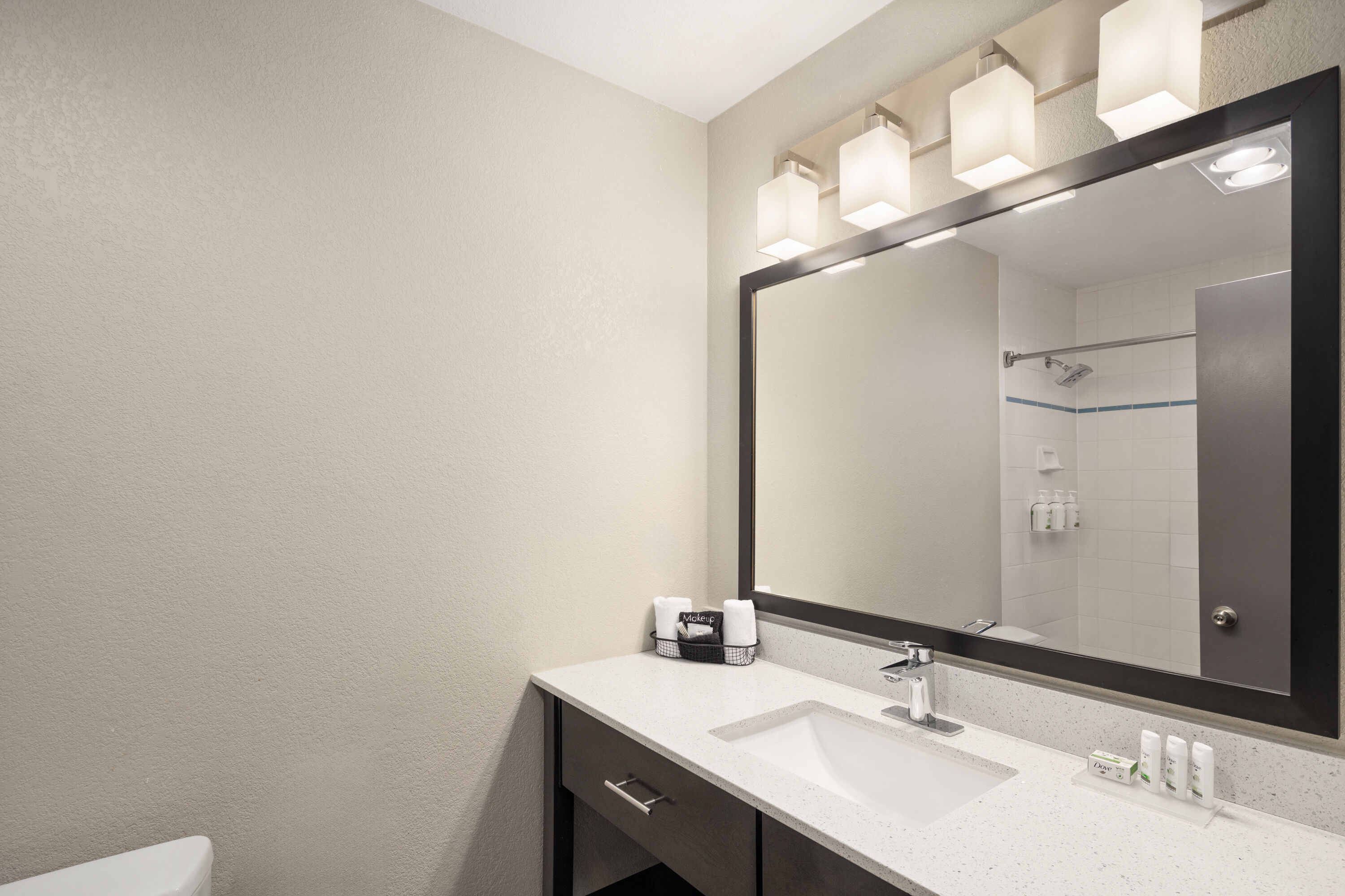 Guest room bath at the Baymont by Wyndham Moses Lake in Moses Lake, Washington