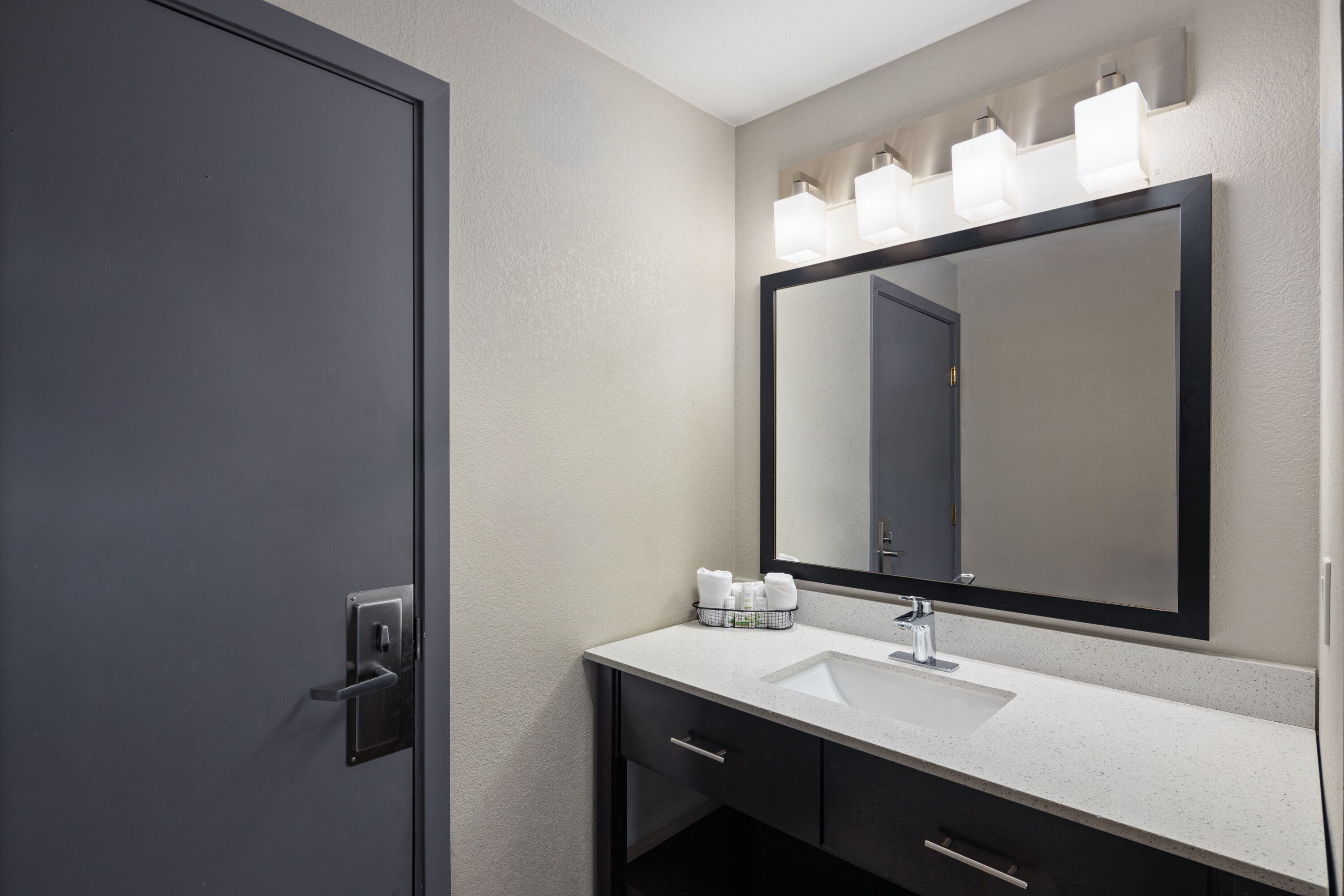 Guest room bath at the Baymont by Wyndham Moses Lake in Moses Lake, Washington