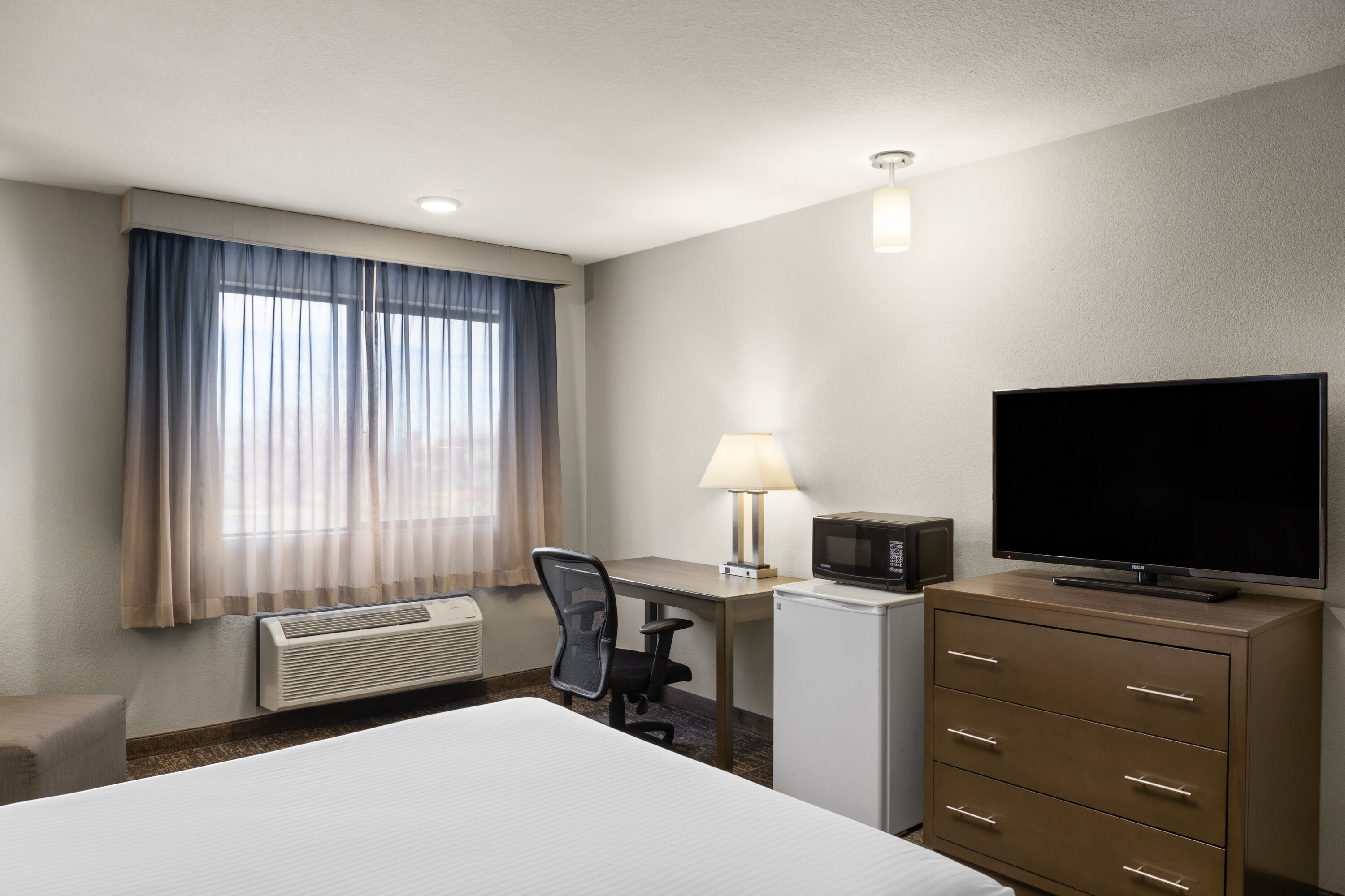 Guest room at the Baymont by Wyndham Moses Lake in Moses Lake, Washington