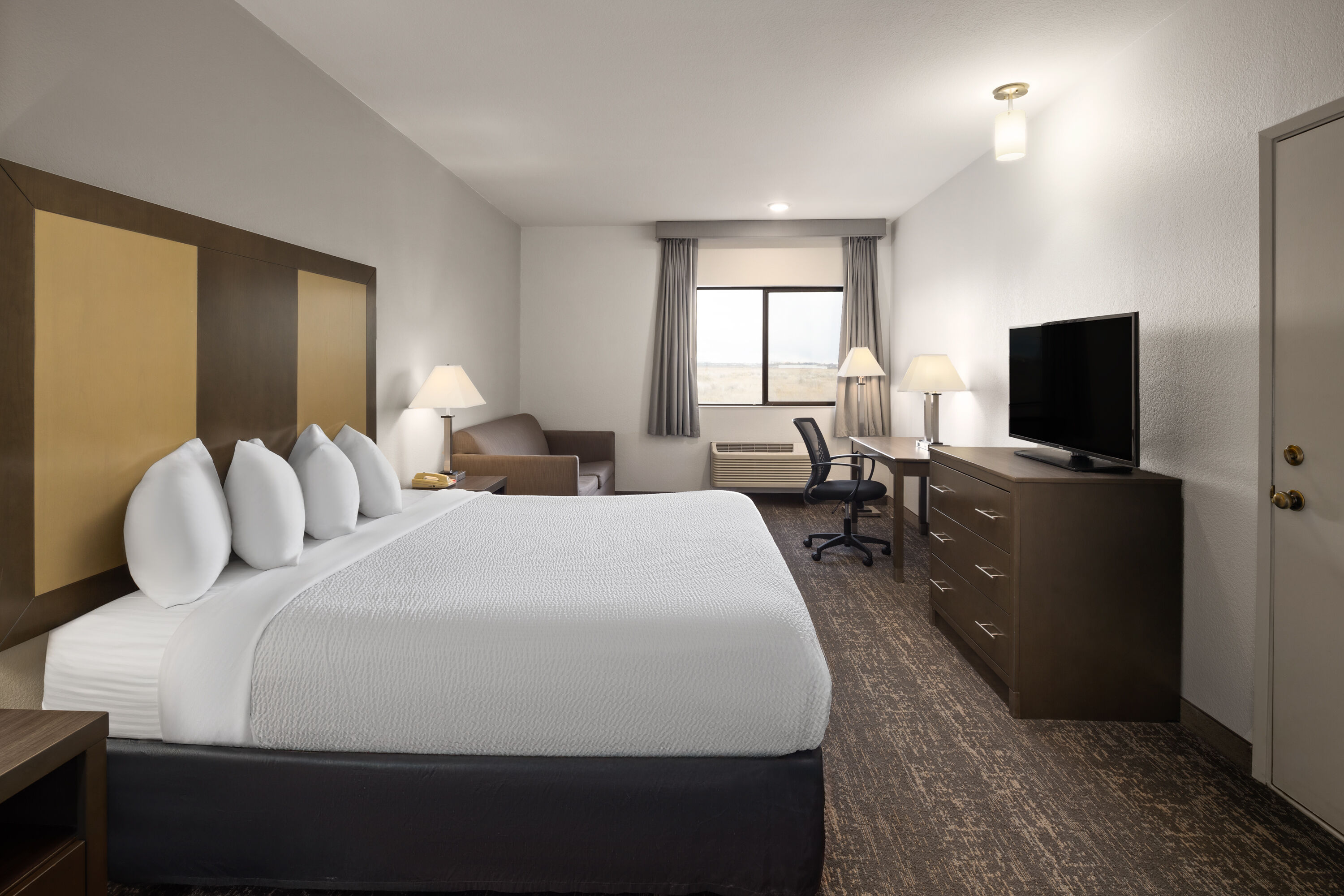 Baymont by Wyndham Moses Lake suite in Moses Lake, Washington