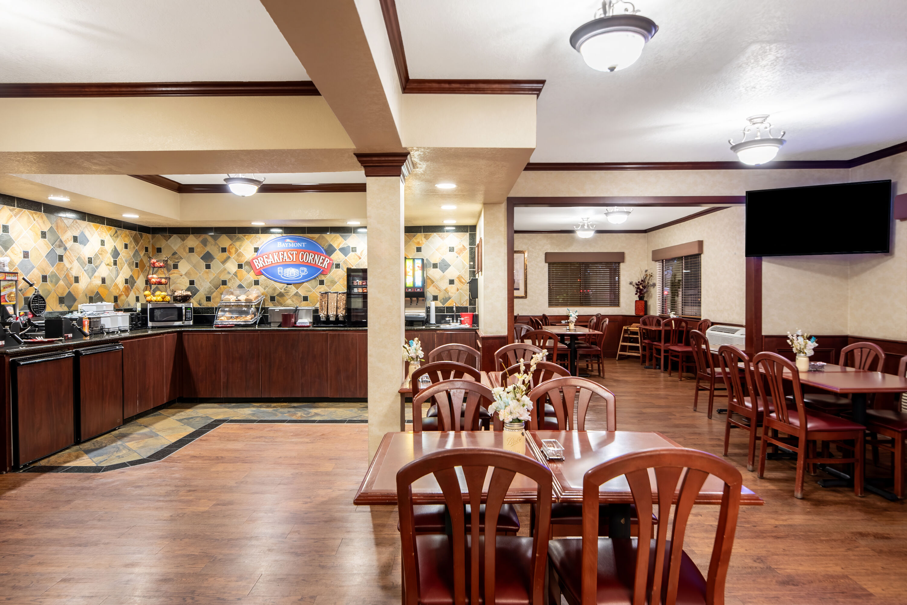 Baymont by Wyndham Yakima Riverfront restaurant breakfast area with seating in Yakima, Washington