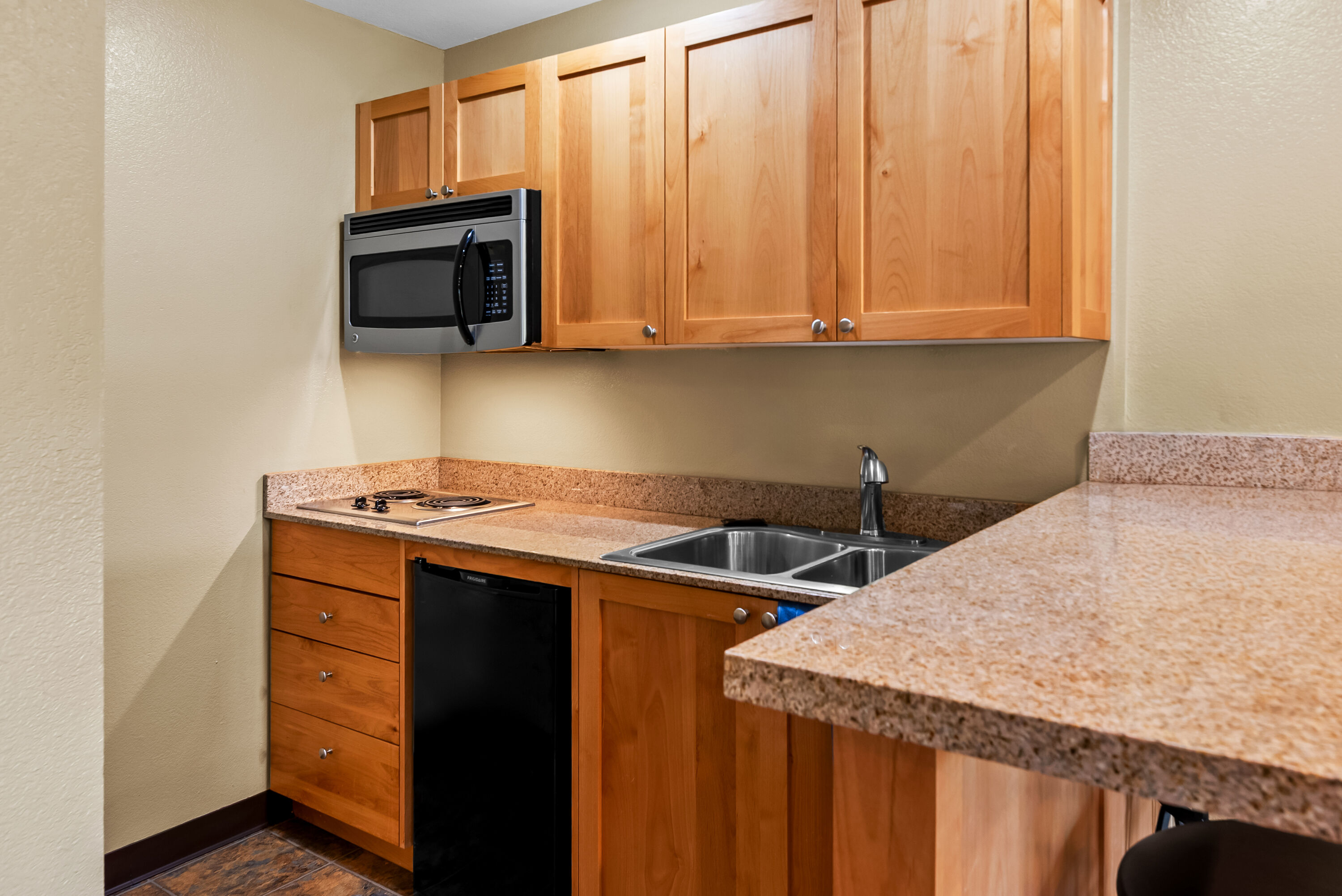 Guest room at the Baymont by Wyndham Yakima Riverfront in Yakima, Washington