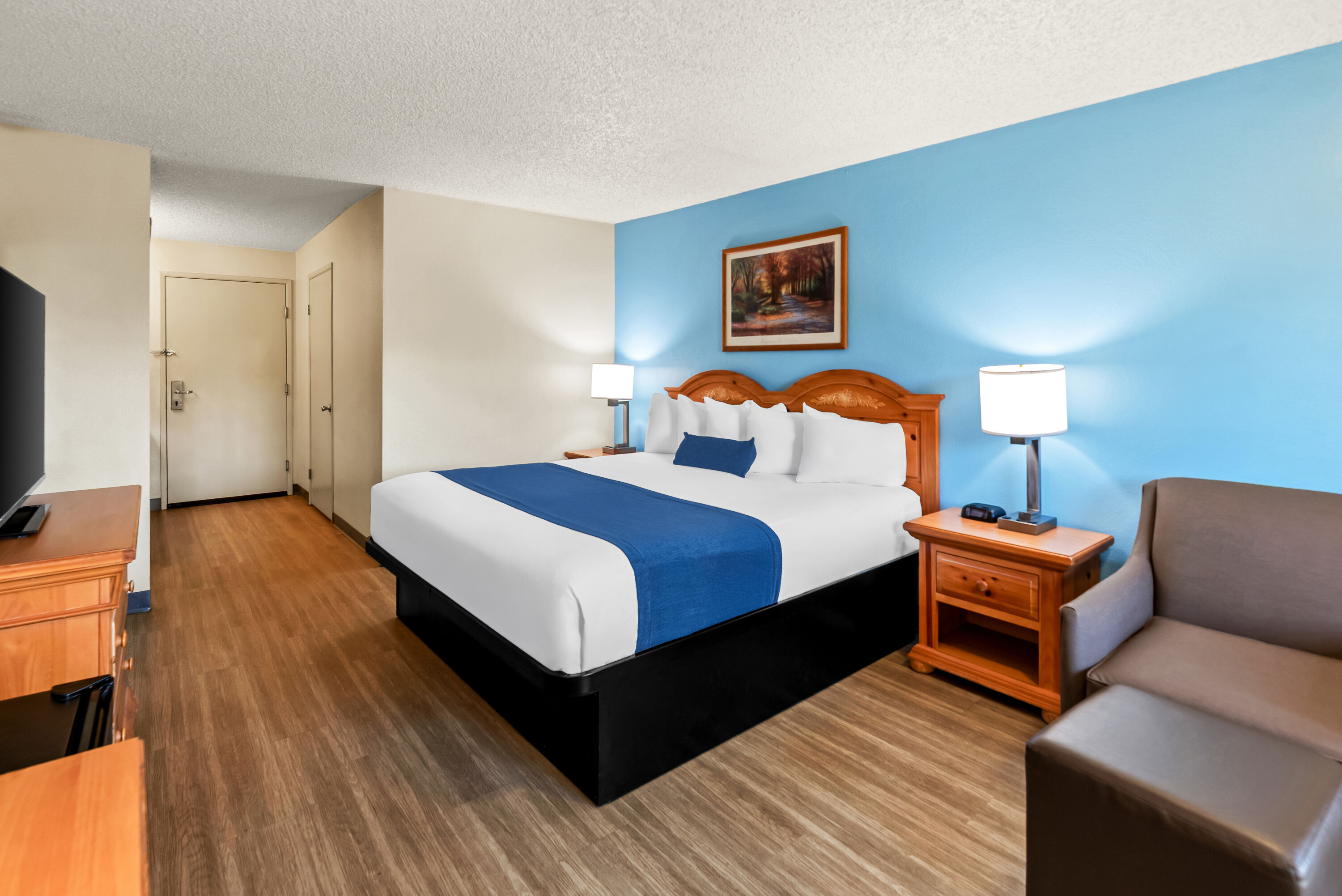 Baymont by Wyndham Yakima Riverfront suite in Yakima, Washington