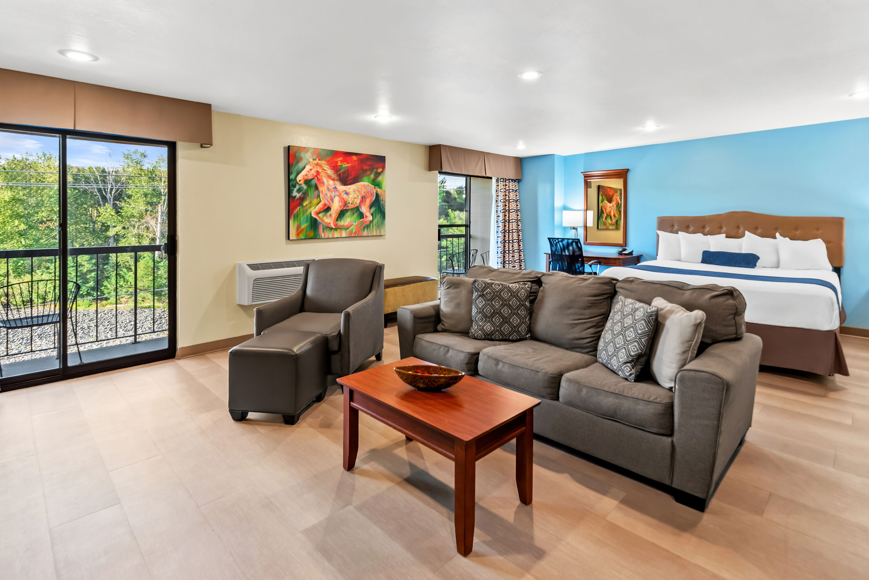 Baymont by Wyndham Yakima Riverfront suite in Yakima, Washington