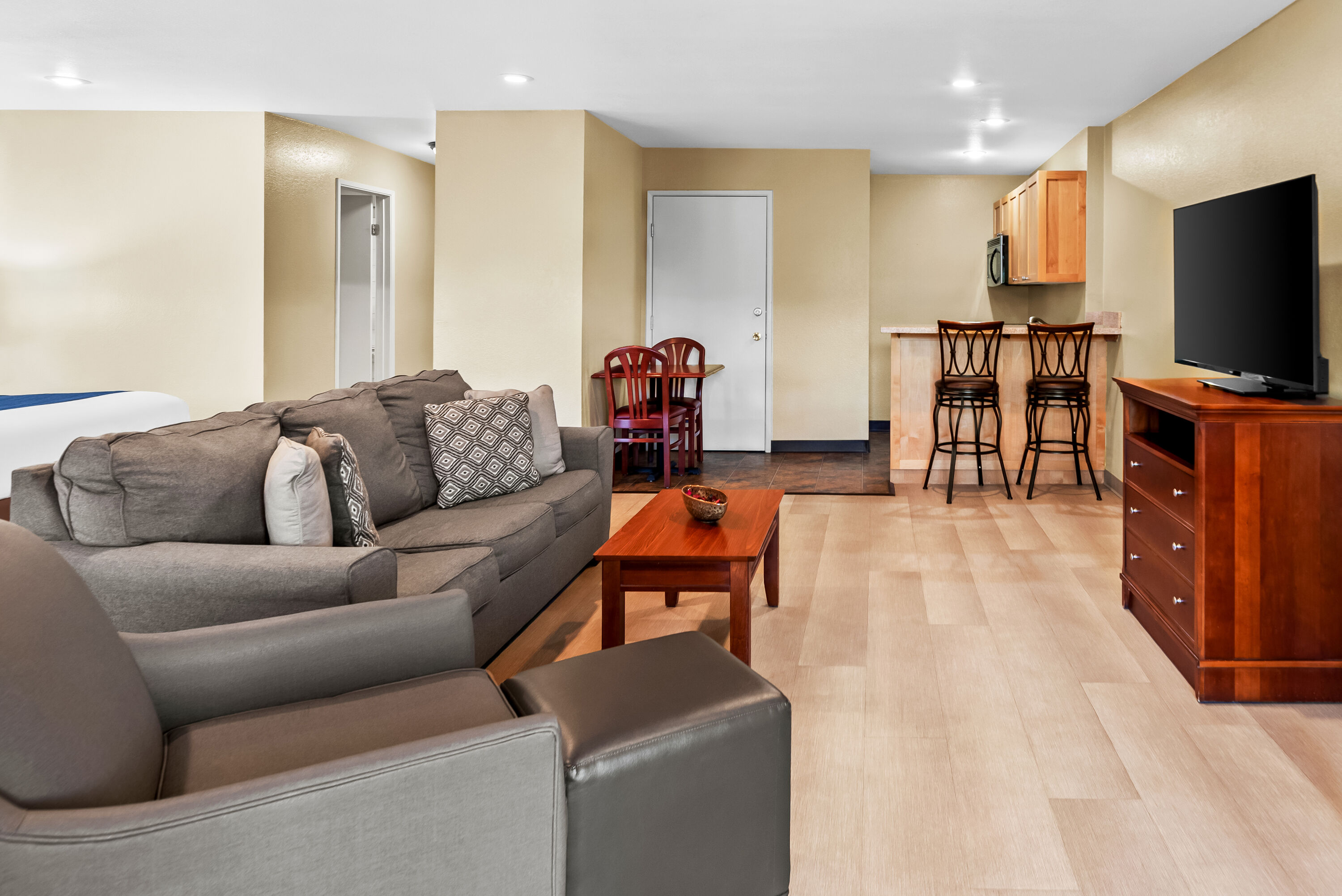 Baymont by Wyndham Yakima Riverfront suite in Yakima, Washington