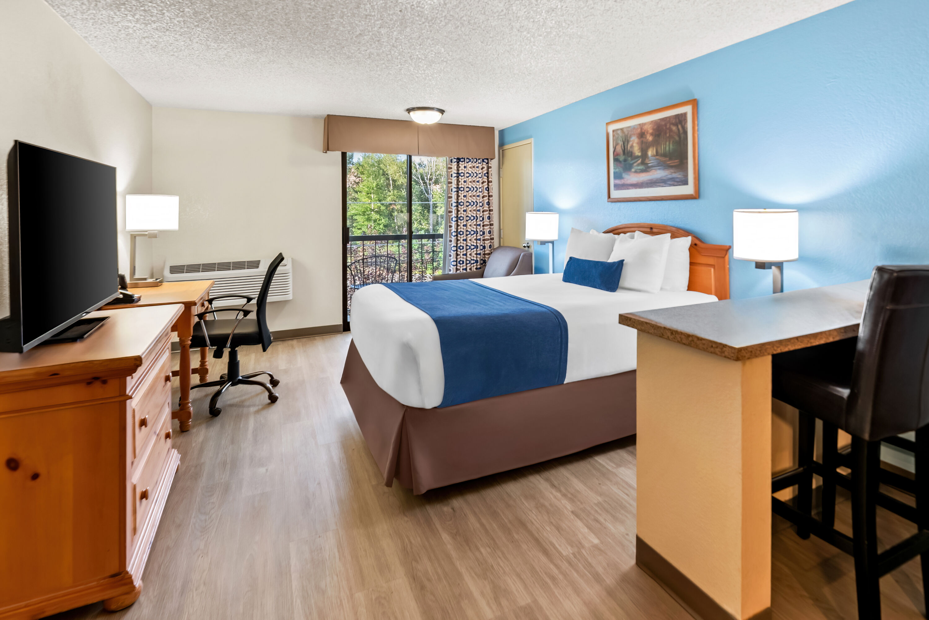 Baymont by Wyndham Yakima Riverfront suite in Yakima, Washington