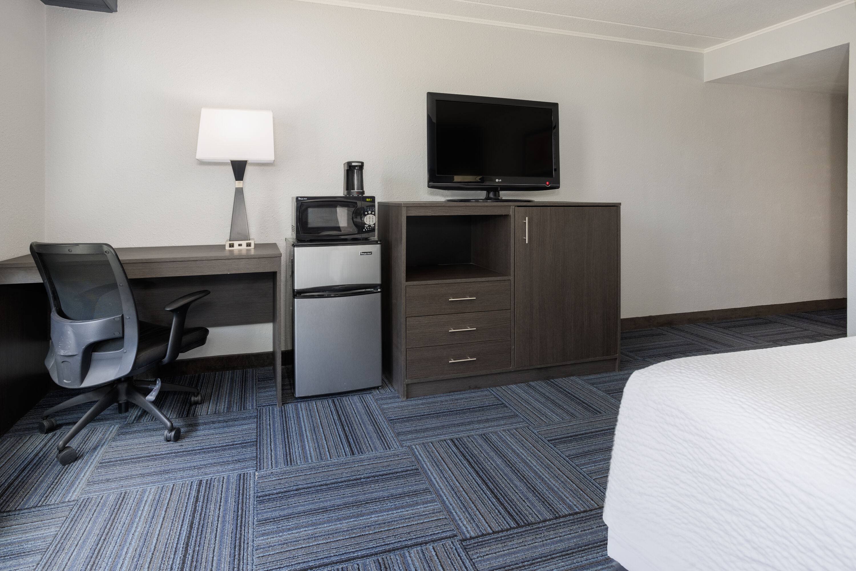 Guest room at the Baymont by Wyndham Appleton in Appleton, Wisconsin