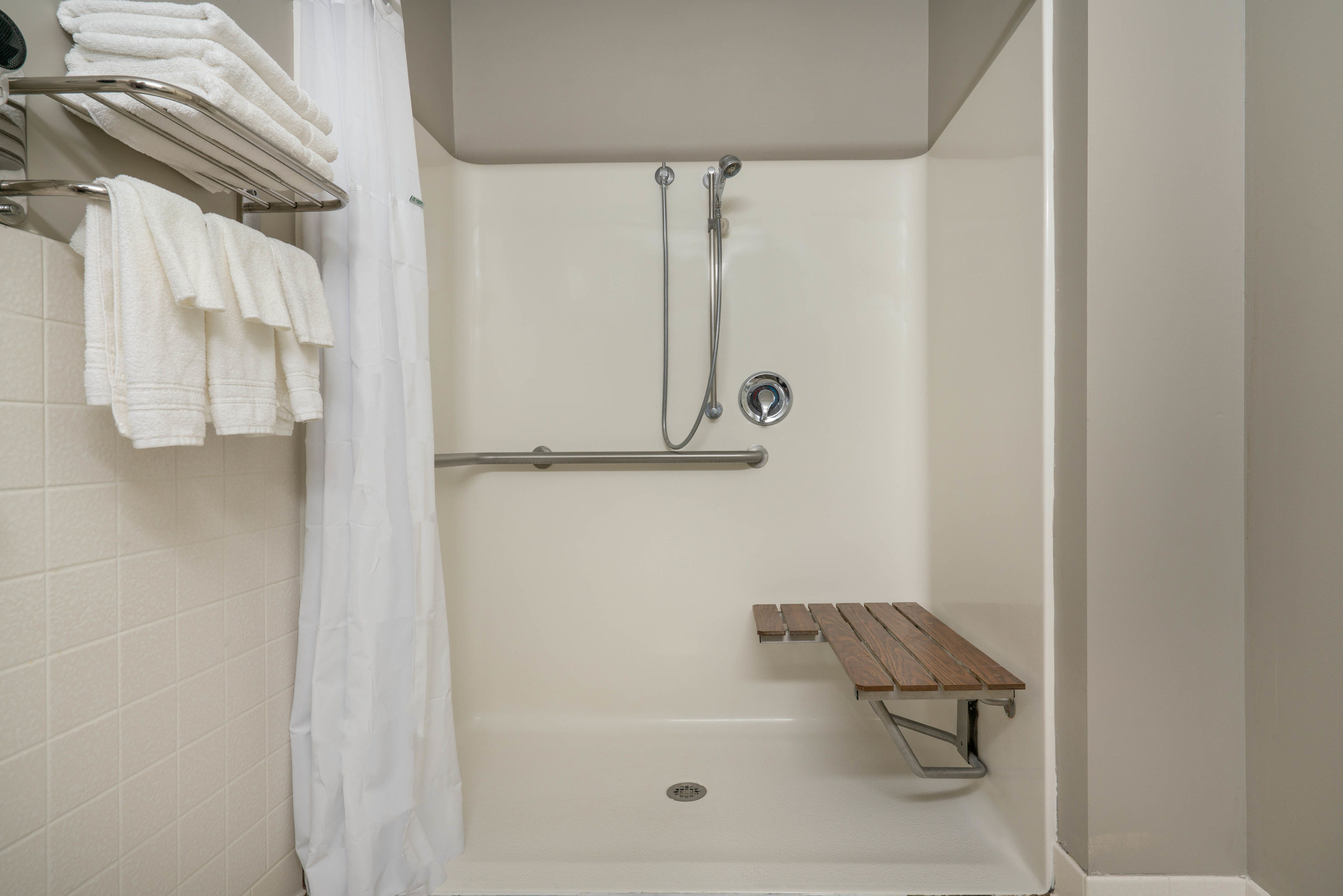 Guest room bath at the Baymont by Wyndham Baldwin in Baldwin, Wisconsin
