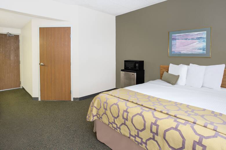 Guest room at the Baymont Inn & Suites Janesville in Janesville, Wisconsin