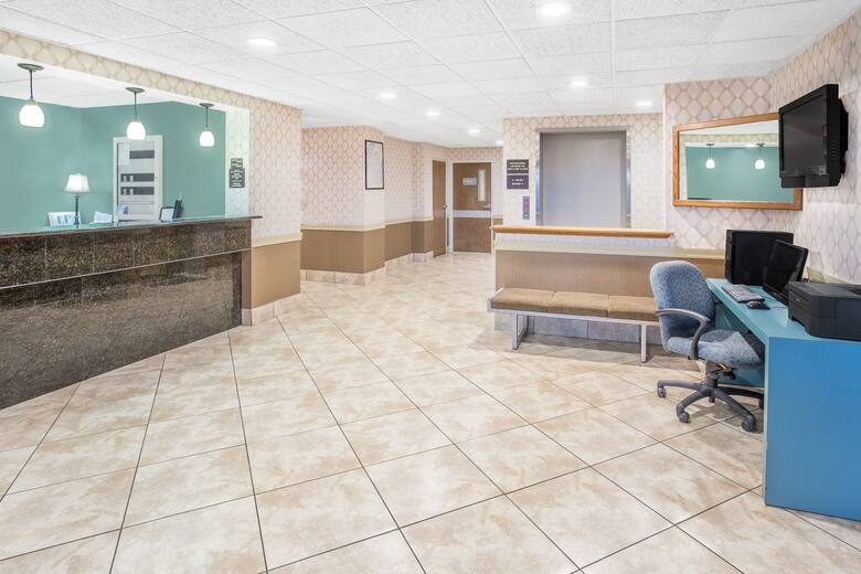 Baymont Inn & Suites Janesville hotel lobby in Janesville, Wisconsin