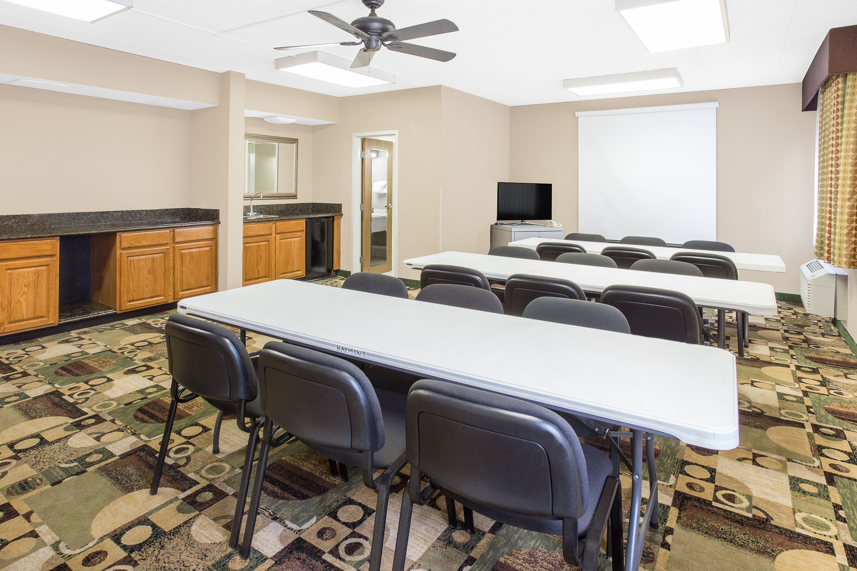 Baymont by Wyndham Janesville Janesville, WI Hotels