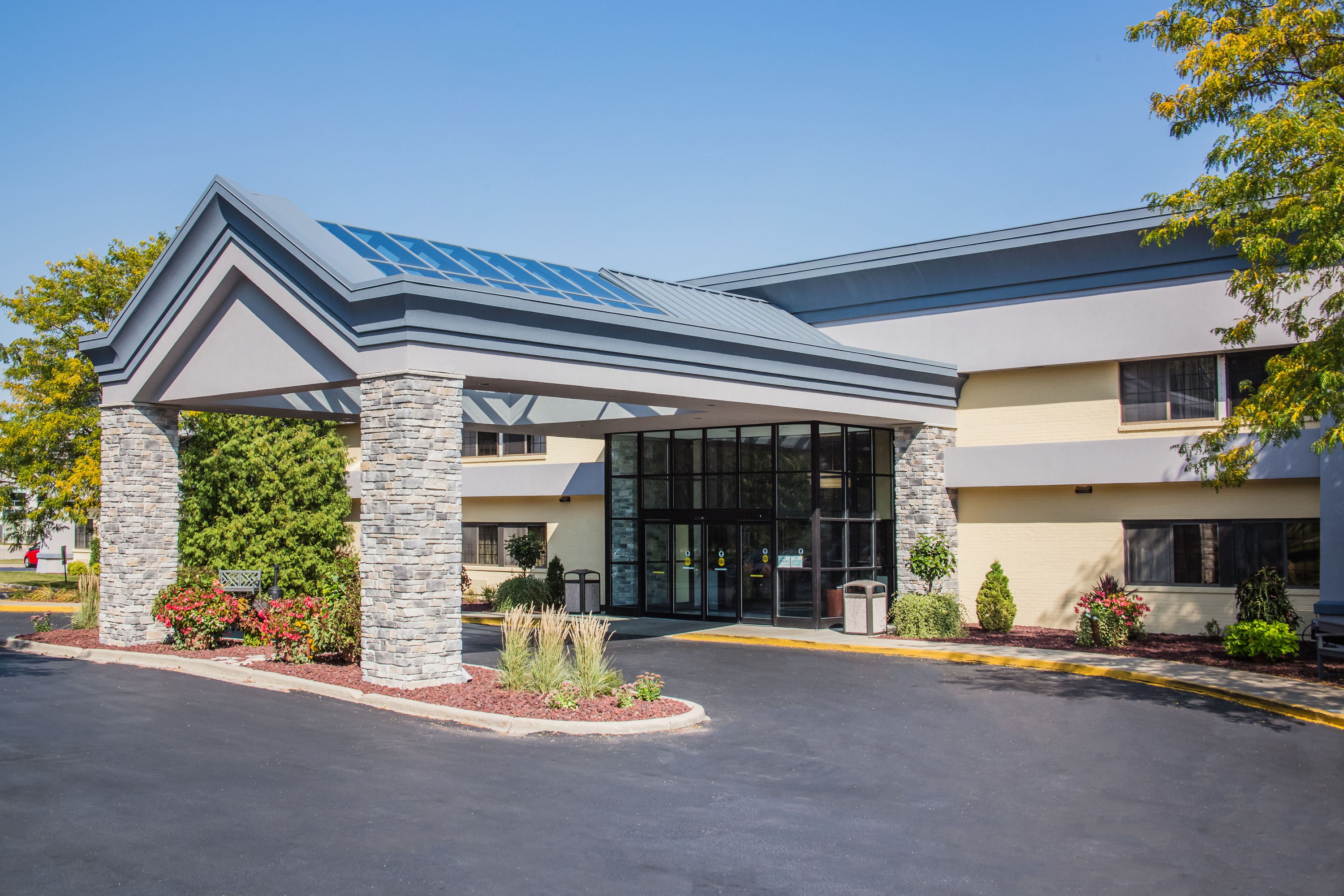 Baymont By Wyndham Madison West Middleton Wi West Madison Wi Hotels