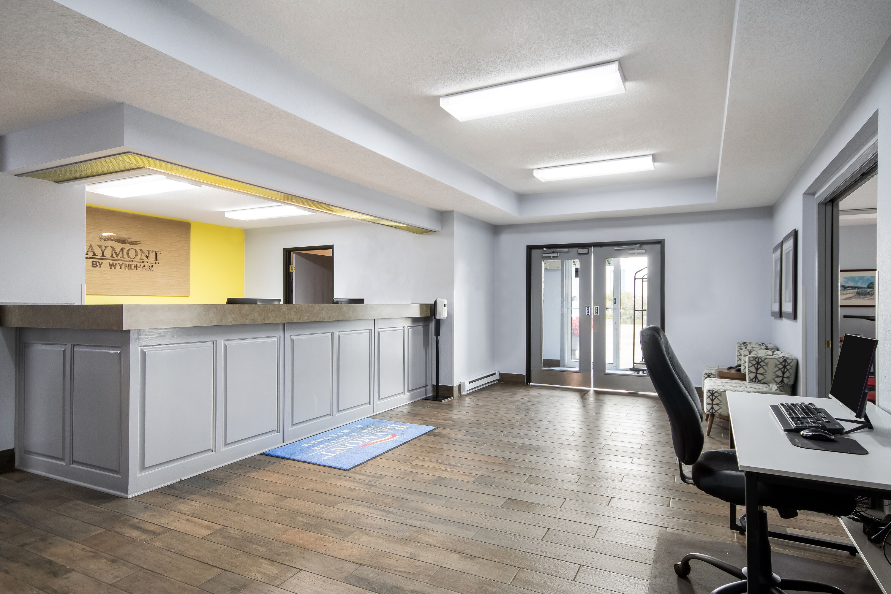 Baymont by Wyndham Marinette reception in Marinette, Wisconsin