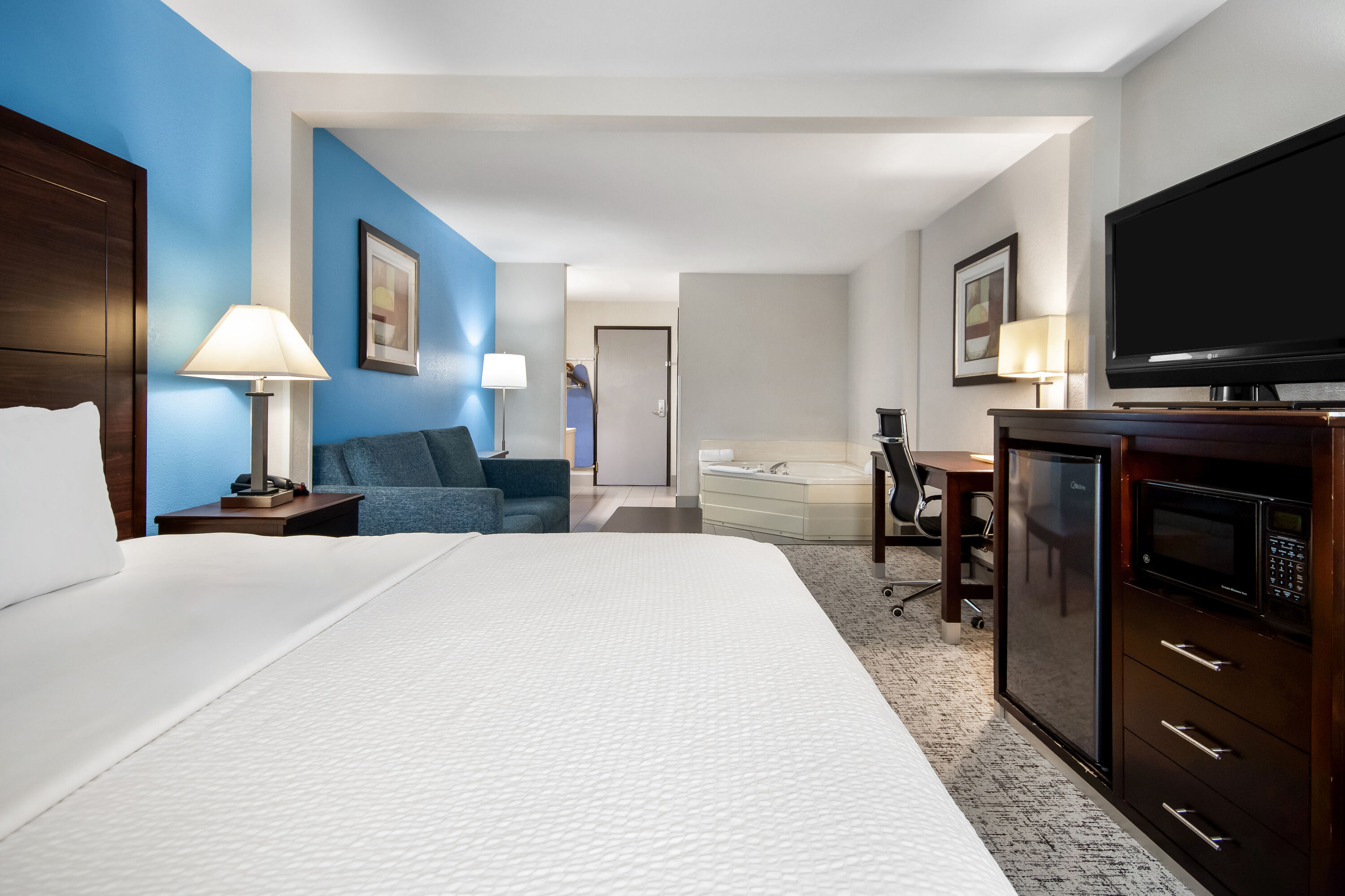 Baymont by Wyndham Marinette suite in Marinette, Wisconsin