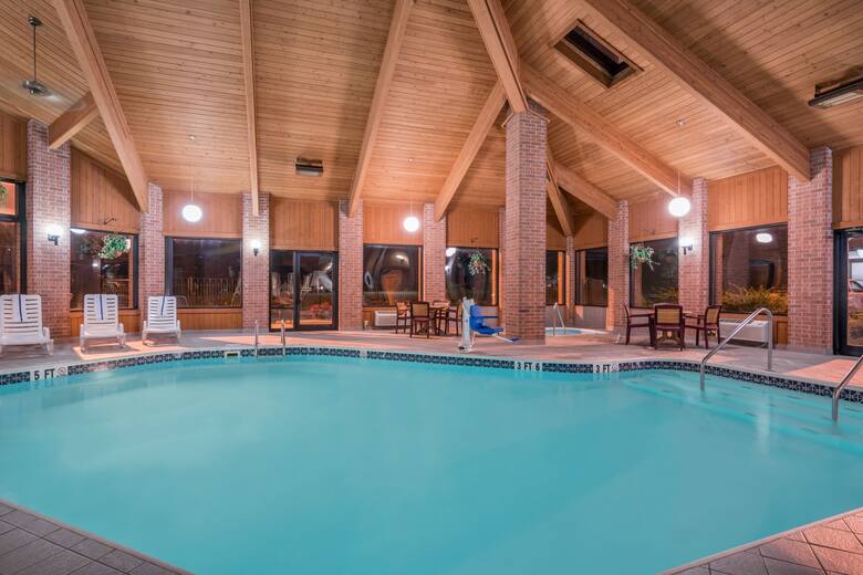 Baymont Inn Suites Marshfield Hotels Wi 54449 Pool At The Baymont Inn Suites Marshfield In Wisconsin