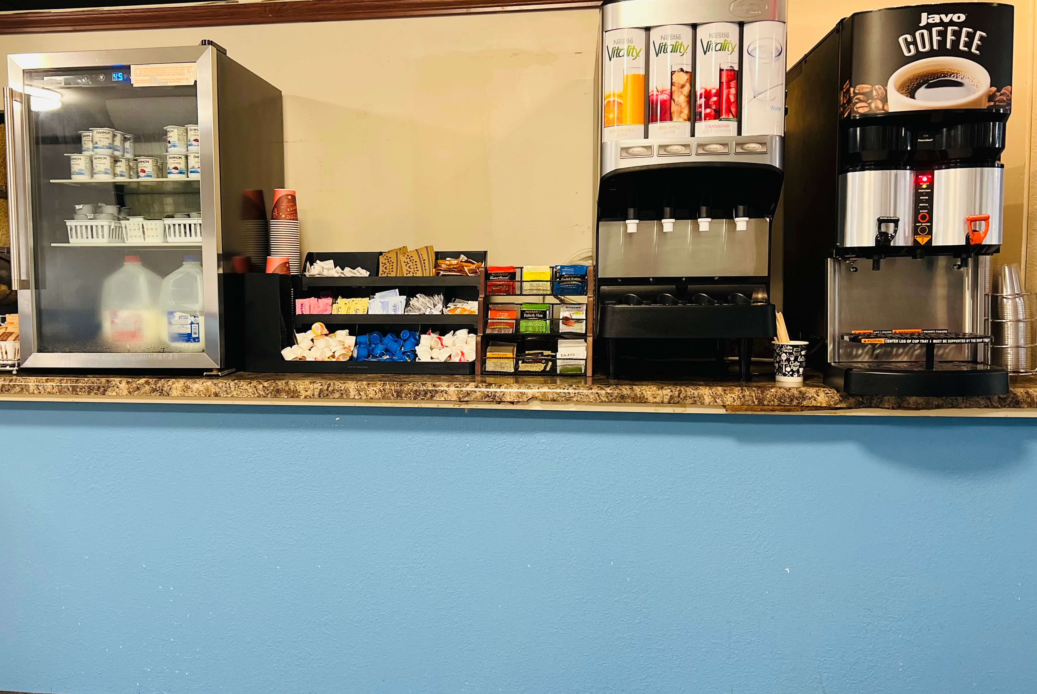 Baymont by Wyndham La Crosse/Onalaska restaurant breakfast area with seating in Onalaska, Wisconsin