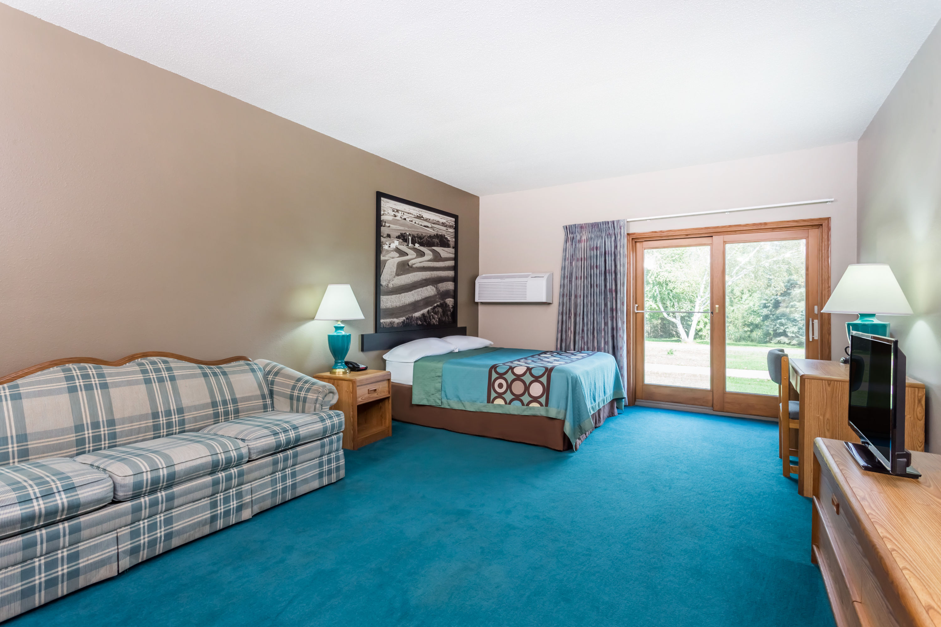 Baymont by Wyndham Platteville suite in Platteville, Wisconsin