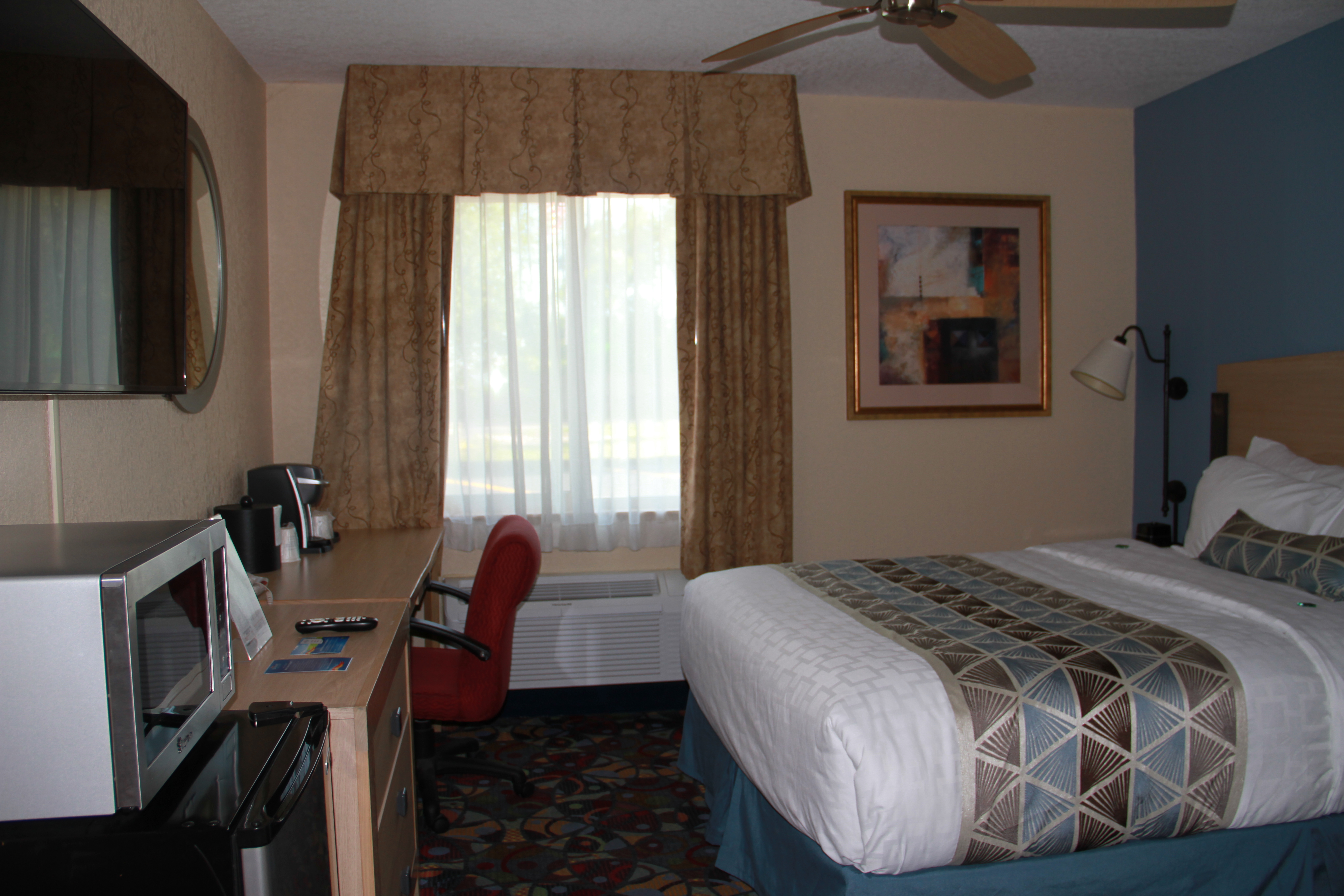 Guest room at the Baymont by Wyndham Stevens Point in Stevens Point, Wisconsin
