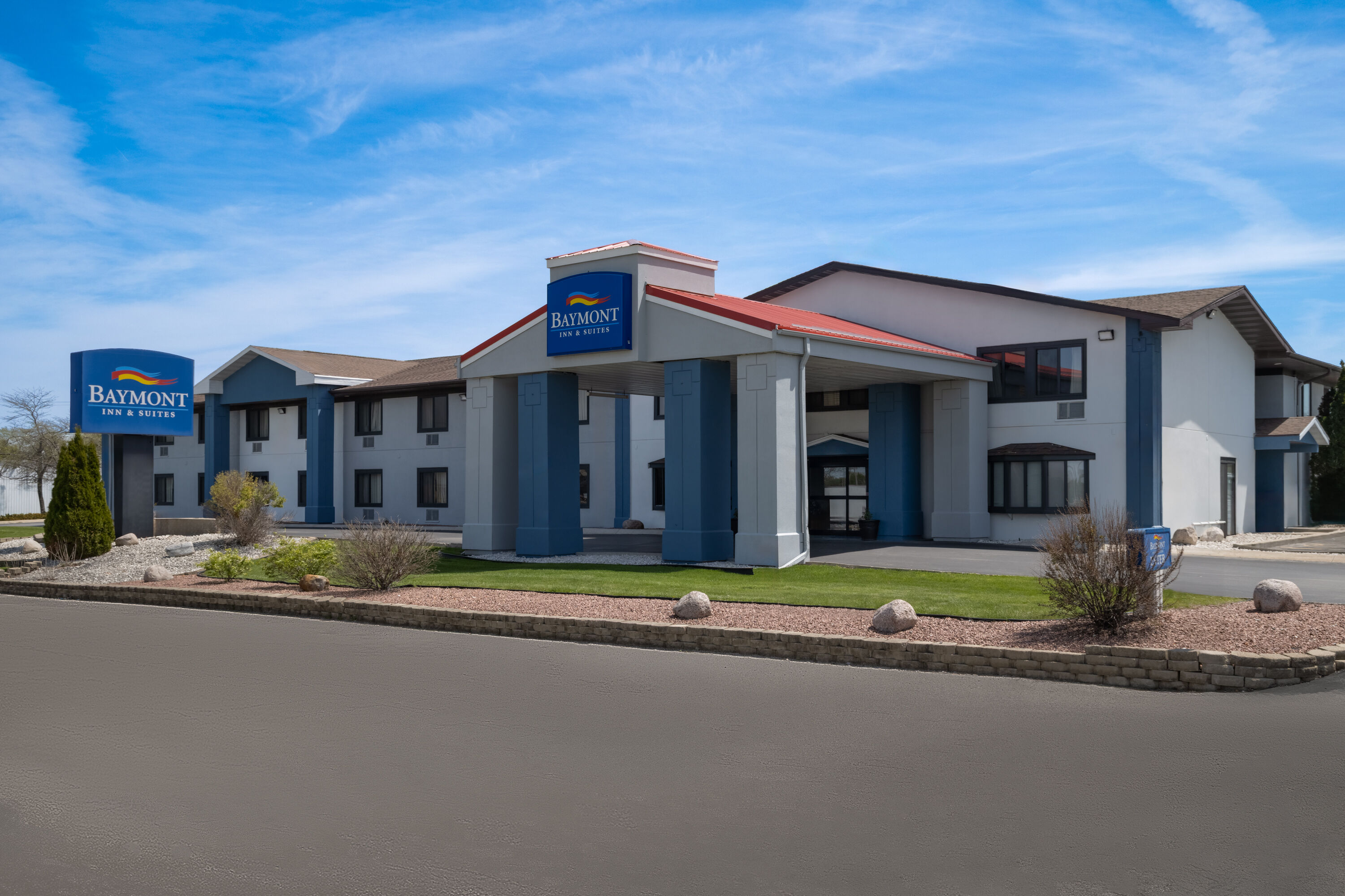 Exterior Day Image of Baymont by Wyndham Waukesha hotel in Waukesha, Wisconsin