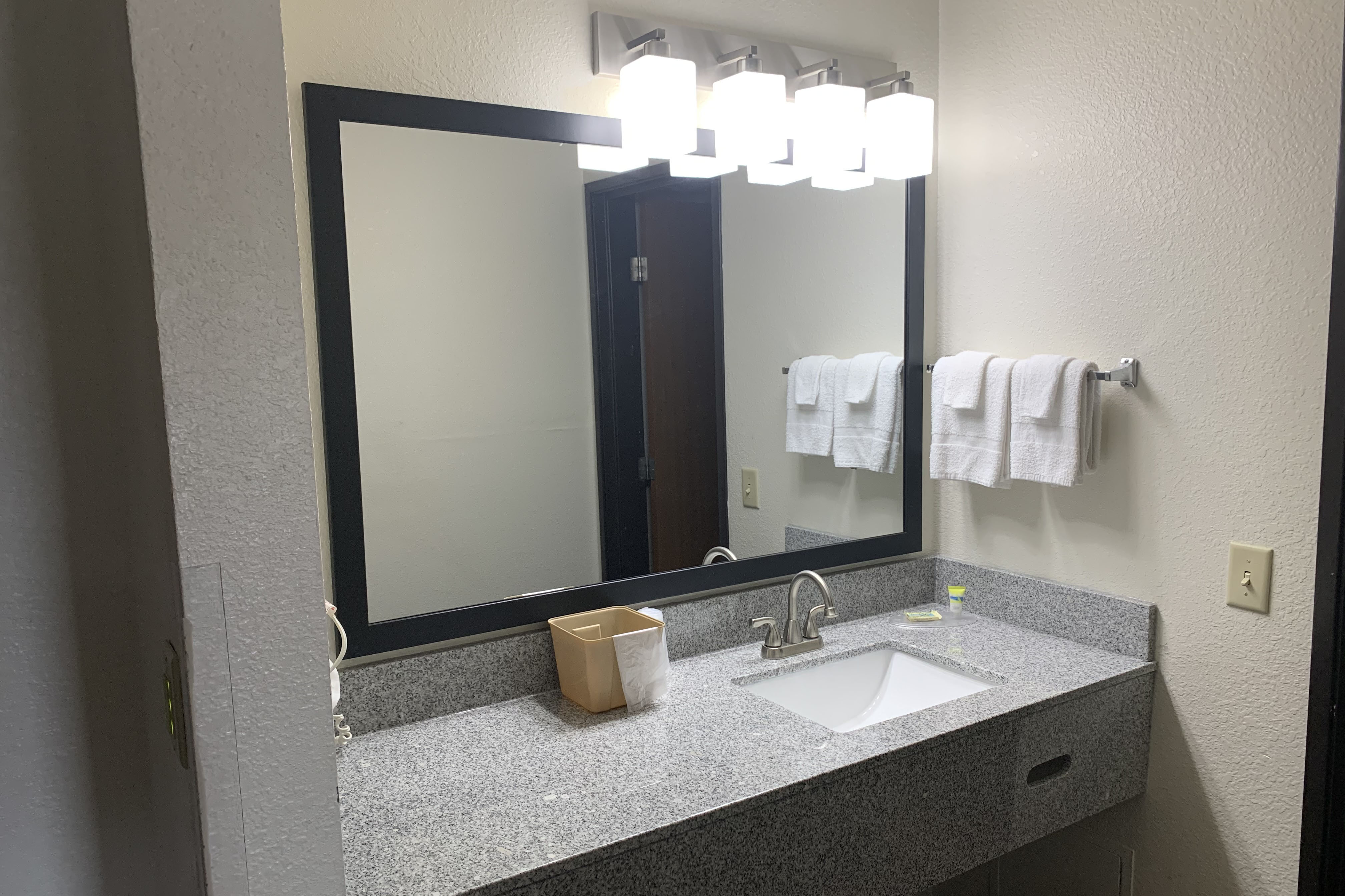 Guest room bath at the Baymont by Wyndham Waupun in Waupun, Wisconsin