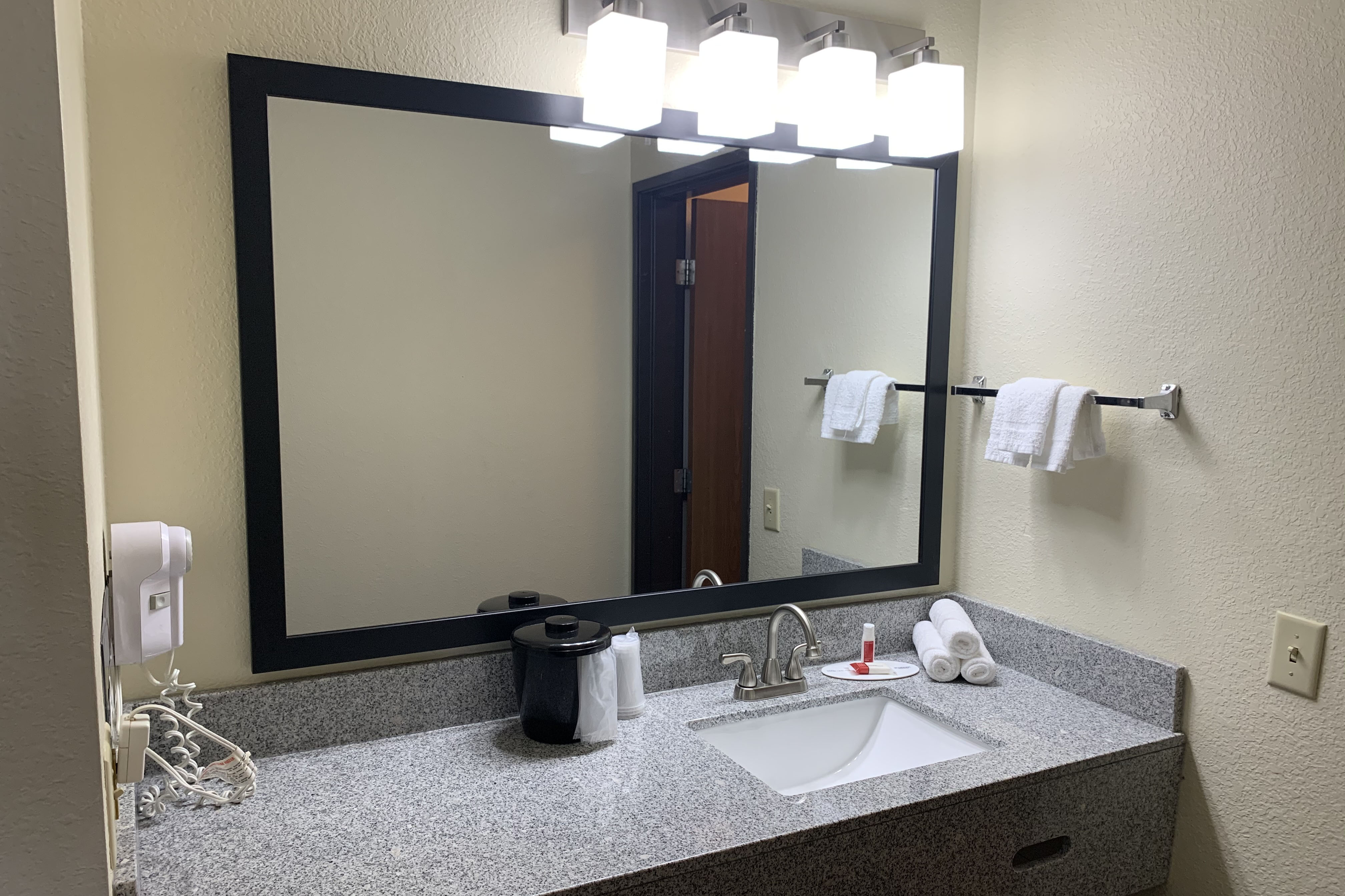 Guest room bath at the Baymont by Wyndham Waupun in Waupun, Wisconsin