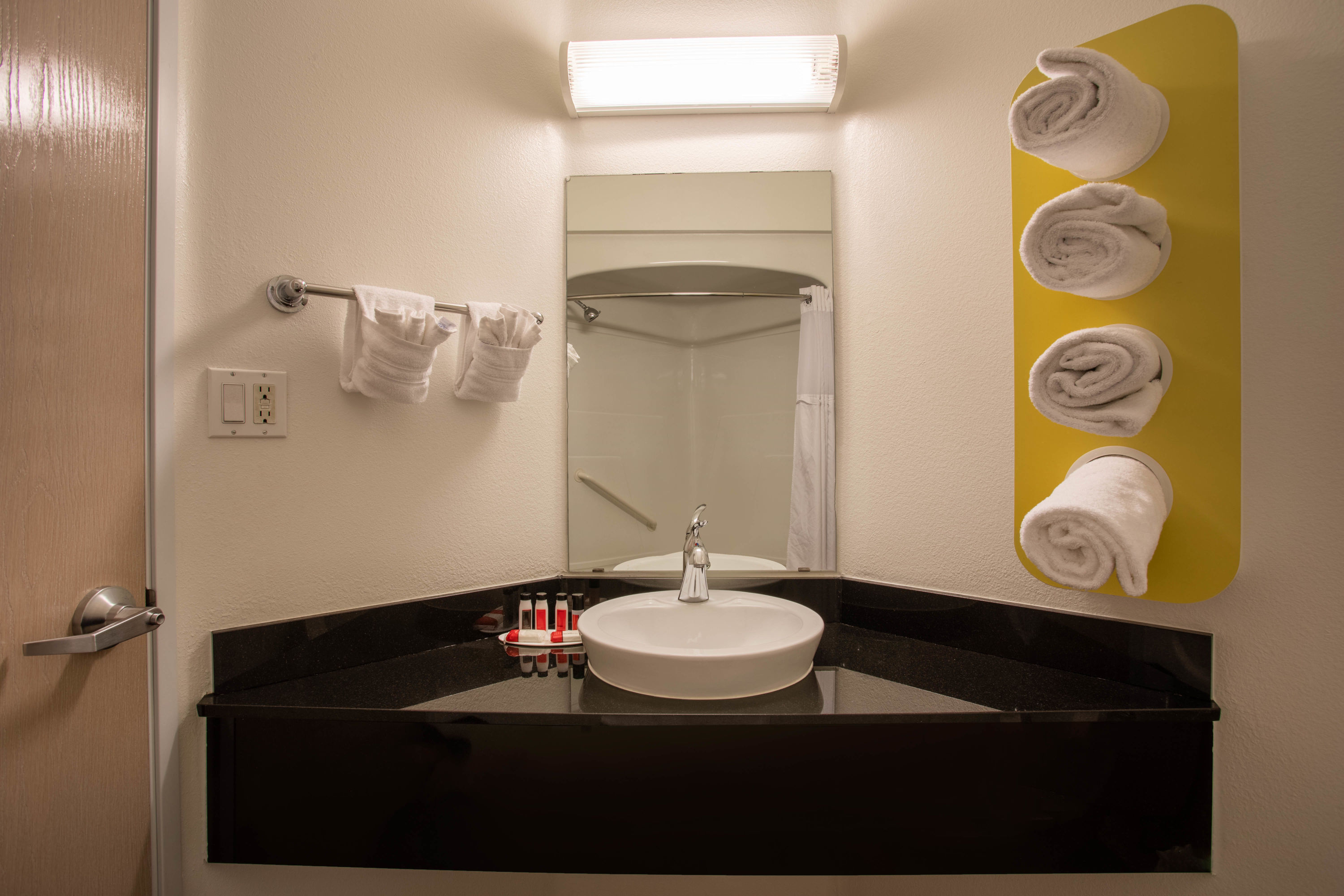 Guest room bath at the Baymont by Wyndham Sheridan in Sheridan, Wyoming