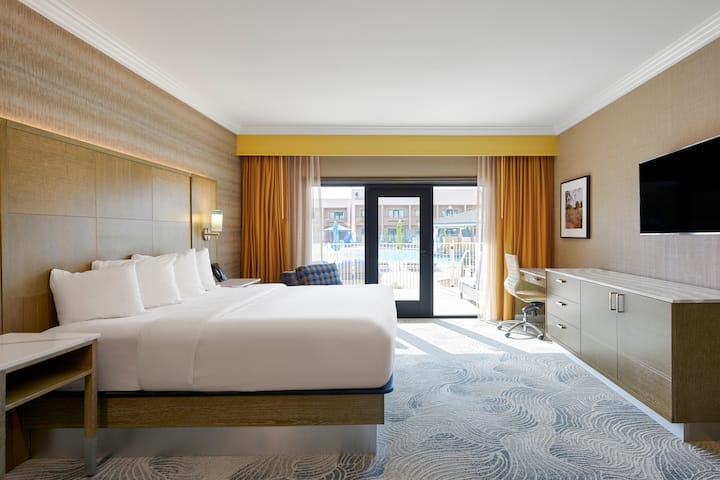 Guest room at the Harrah's Ak-Chin in Maricopa, Arizona