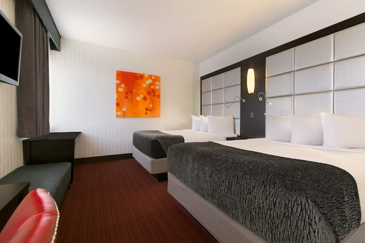 Guest room at the Harrah's Ak-Chin in Maricopa, Arizona
