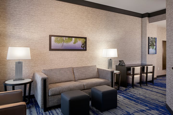 Guest room at the Harrah's Ak-Chin in Maricopa, Arizona