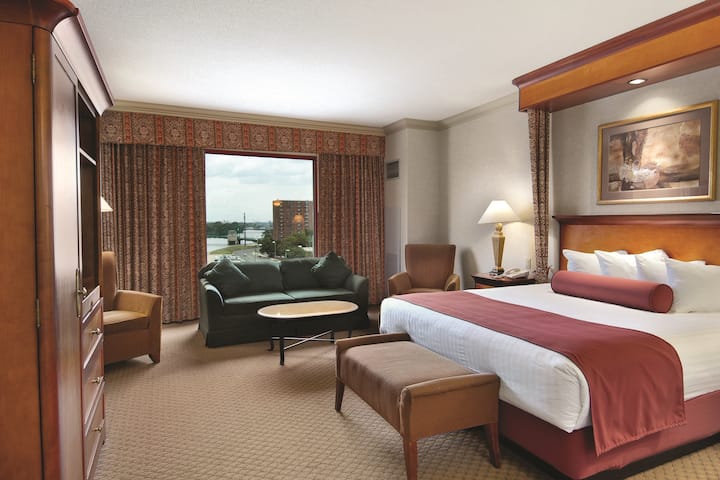 Guest room at the Harrah's Joliet in Joliet, Illinois