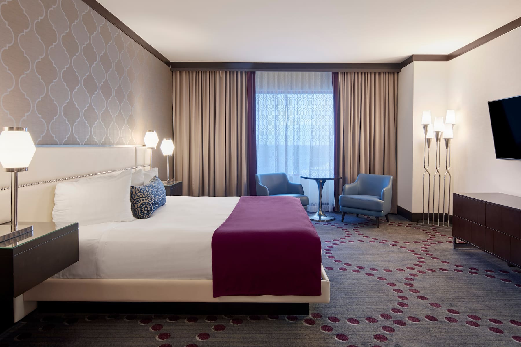 Guest room at the Harrah's Joliet in Joliet, Illinois
