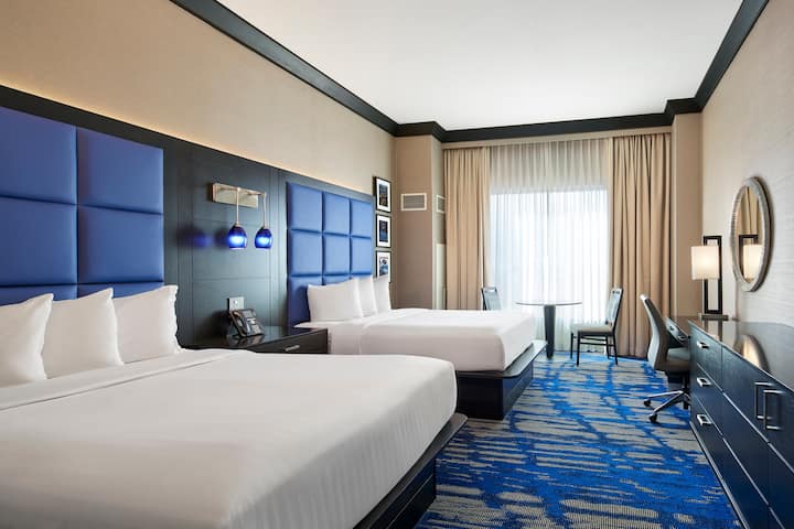 Guest room at the Harrah's Joliet in Joliet, Illinois