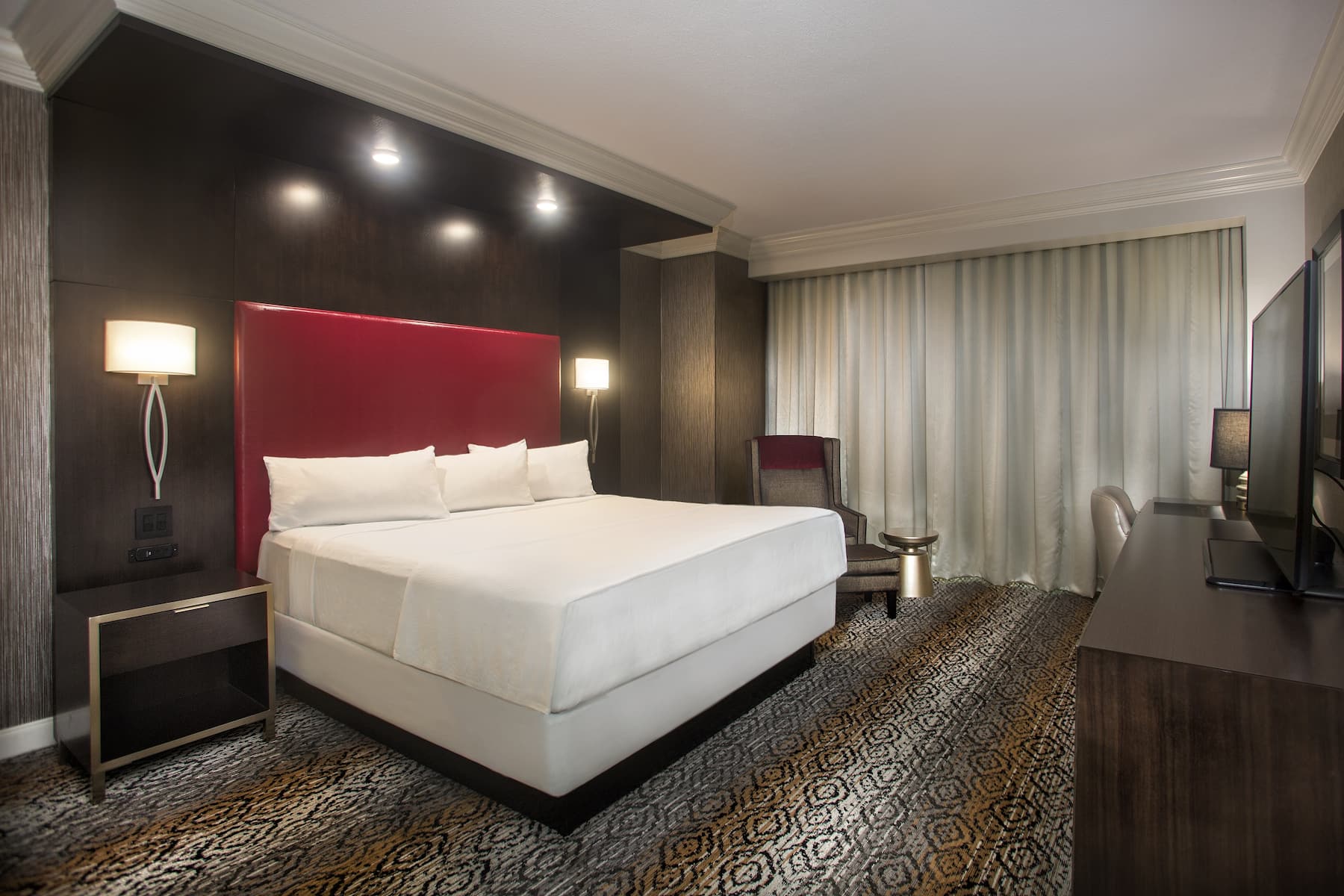 Guest room at the Caesars Southern Indiana in Elizabeth, Indiana